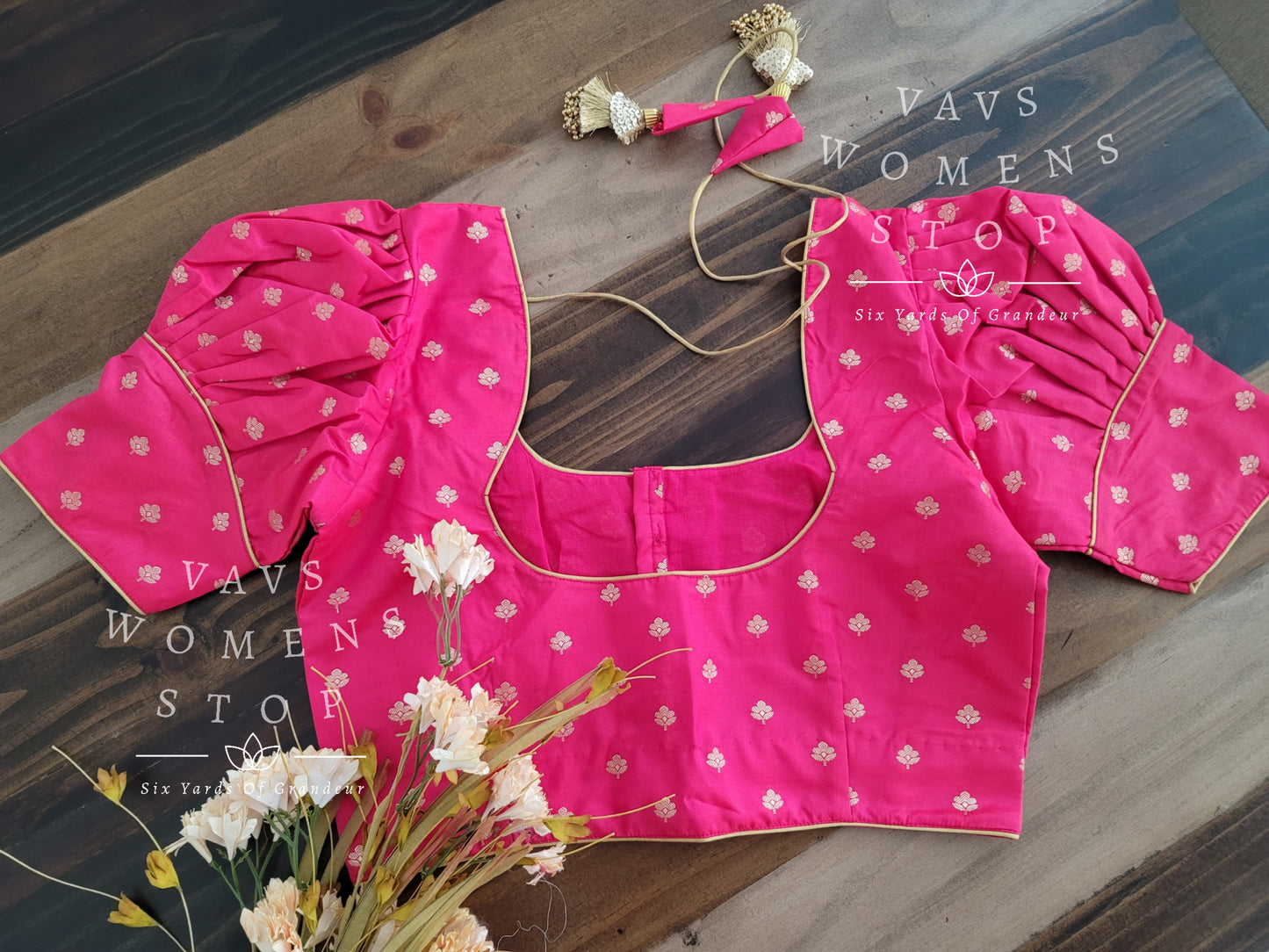 Pure Benarasi Puff Sleeves Blouse