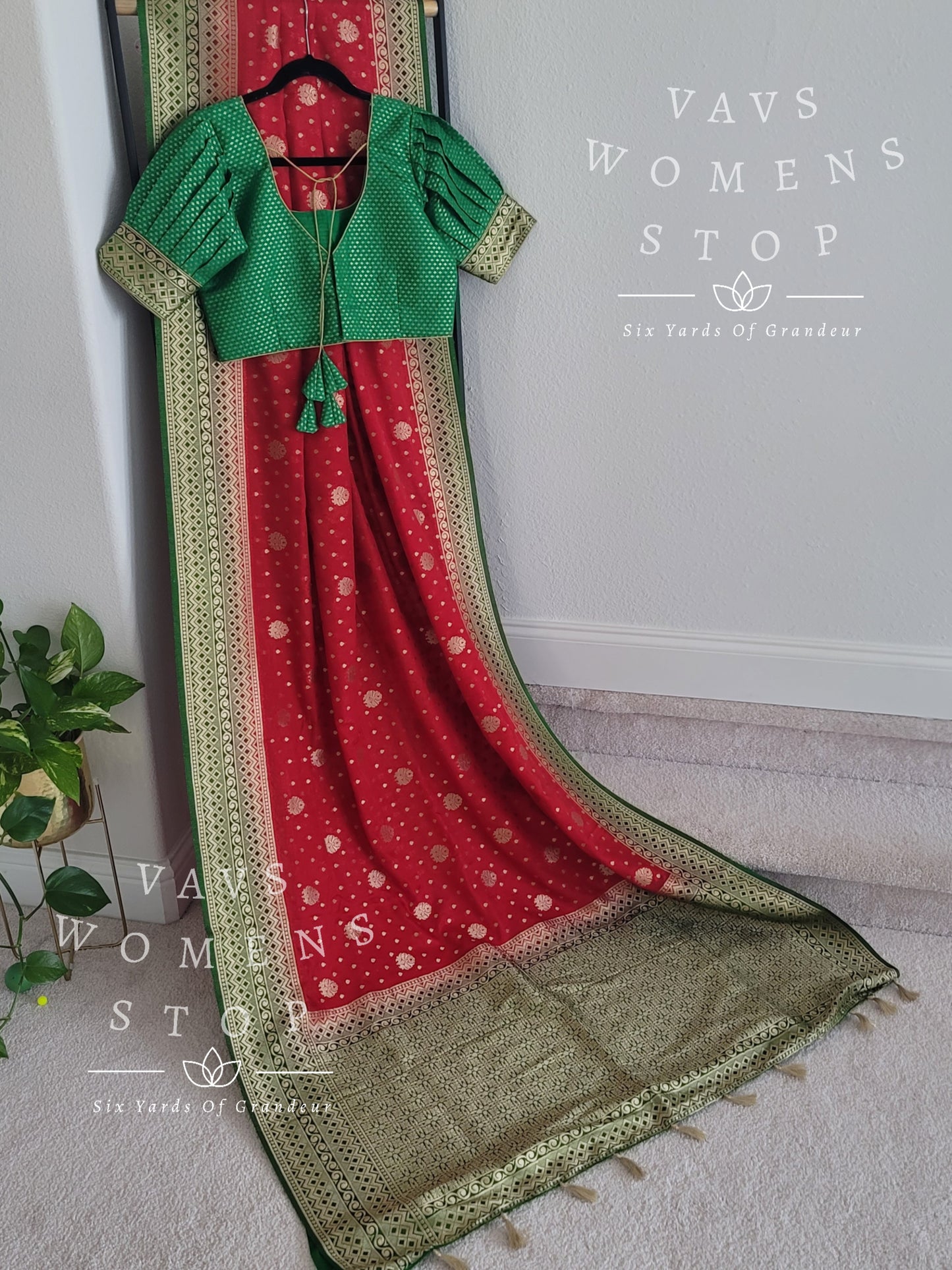 Classy Semi Benarasi Warm Fancy Silk Saree - Blouse