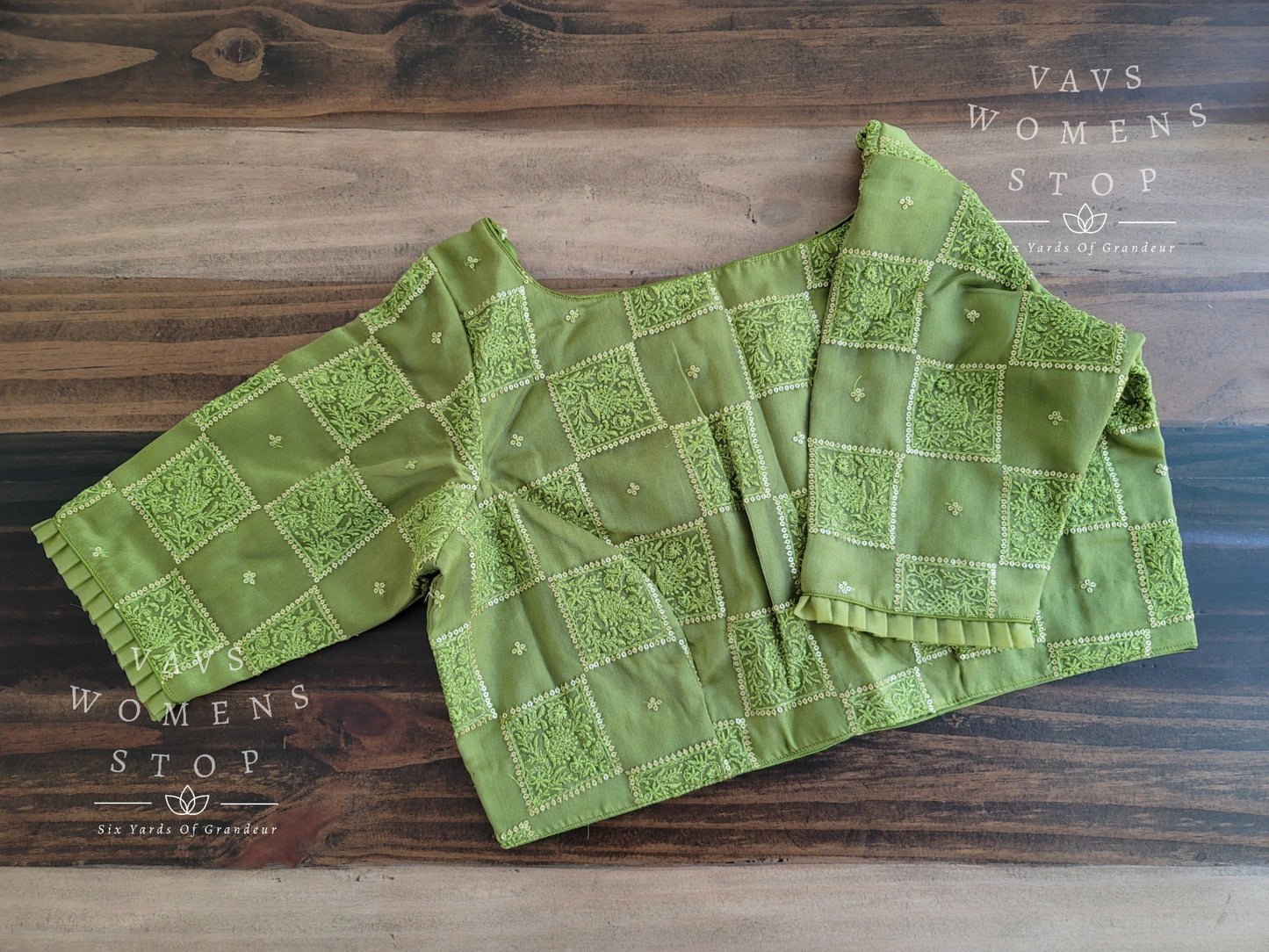 Organza Blouse suitable for all fancy sarees. Ready to wear tailored blouse suitable for blouse size - 40. Back opening blouse with elbow sleeves. Ready to ship from Prosper, Texas. Fancy Blouse. partywear blouse. Customized blouse. Checks blouse. green blouse