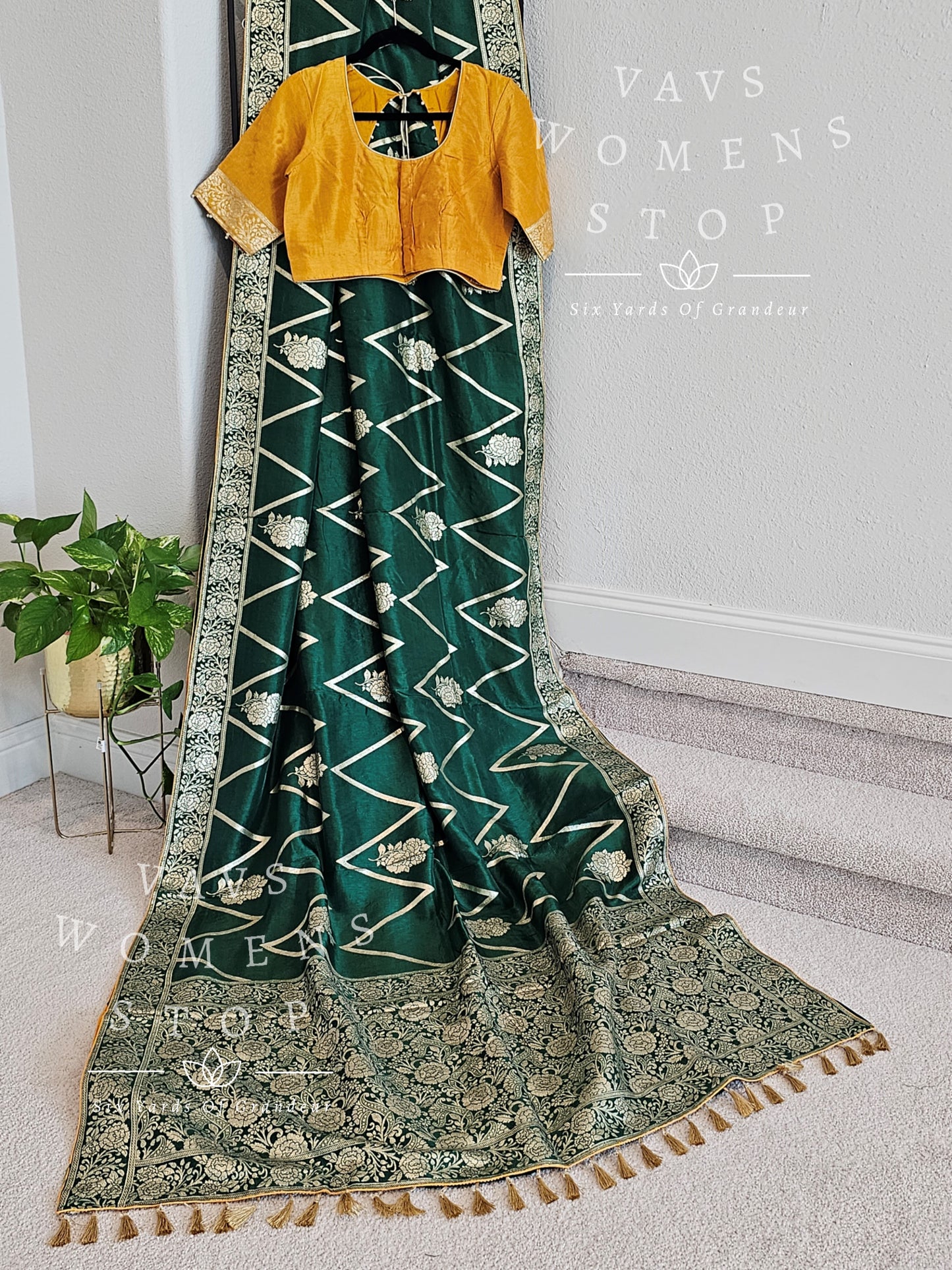 Munga Crepe Silk Saree - Blouse