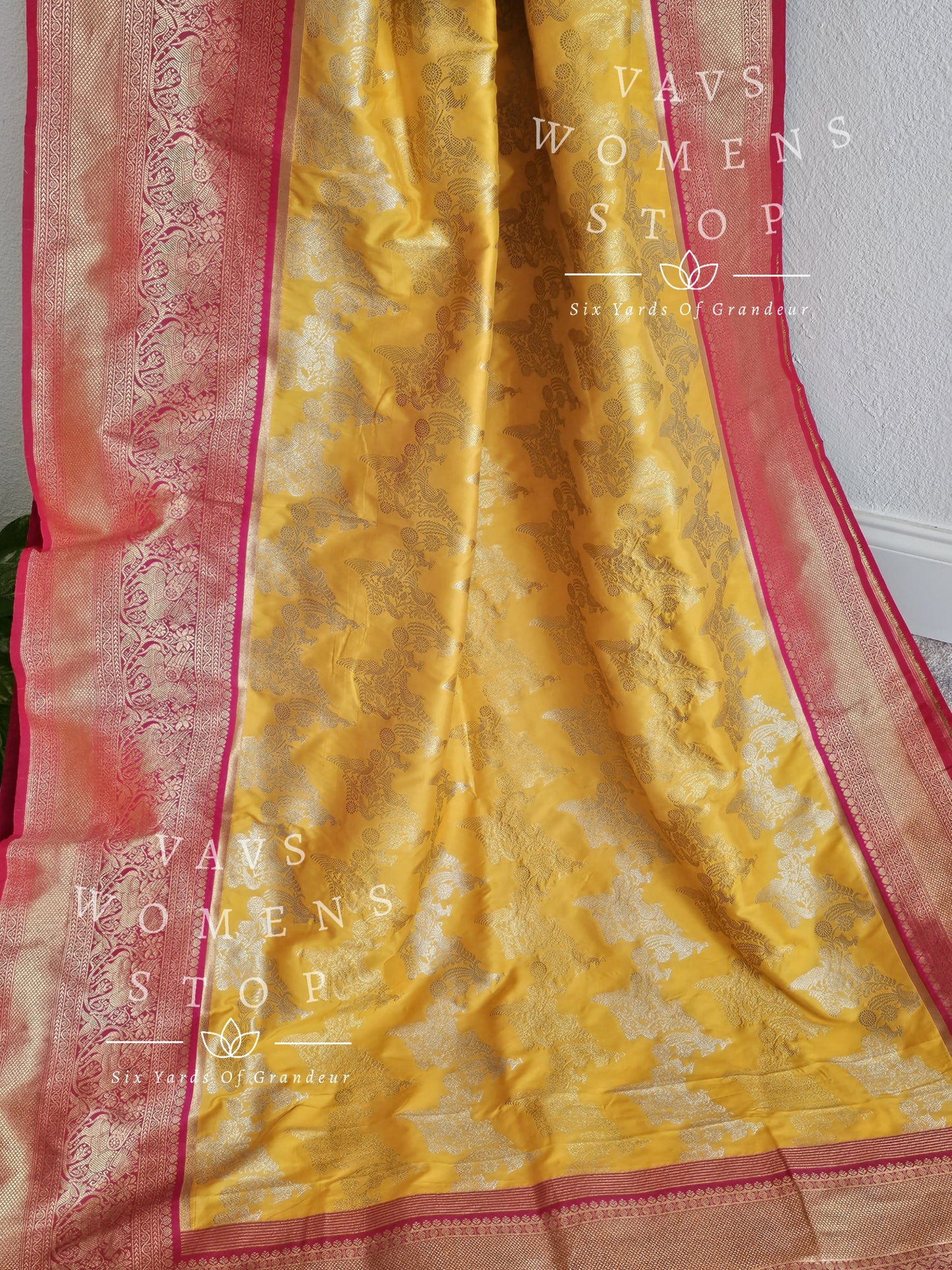 Designer Premium Quality Benarasi Silk Saree - Blouse