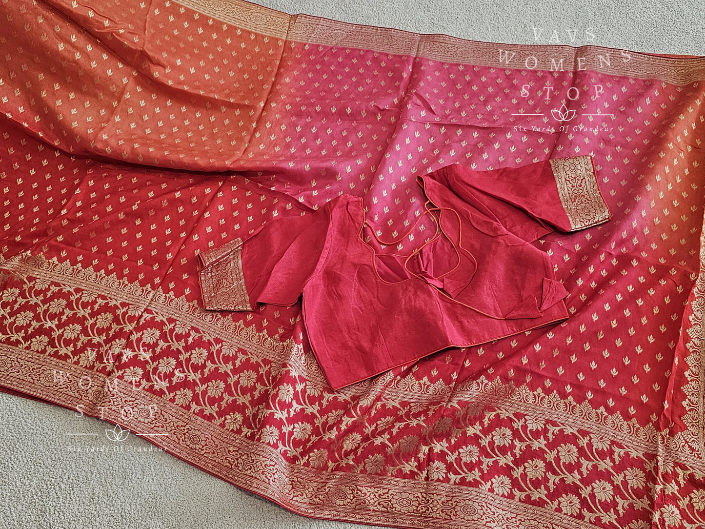 Shaded Munga Crepe Silk Saree - Blouse