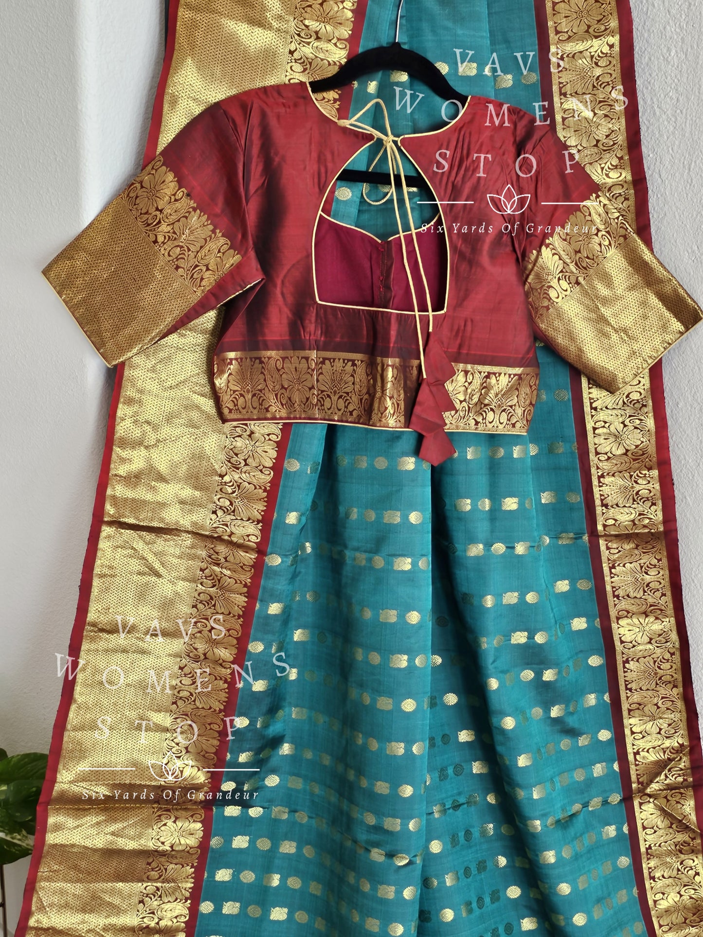 Pure Kanchi Soft Silk Saree - Blouse