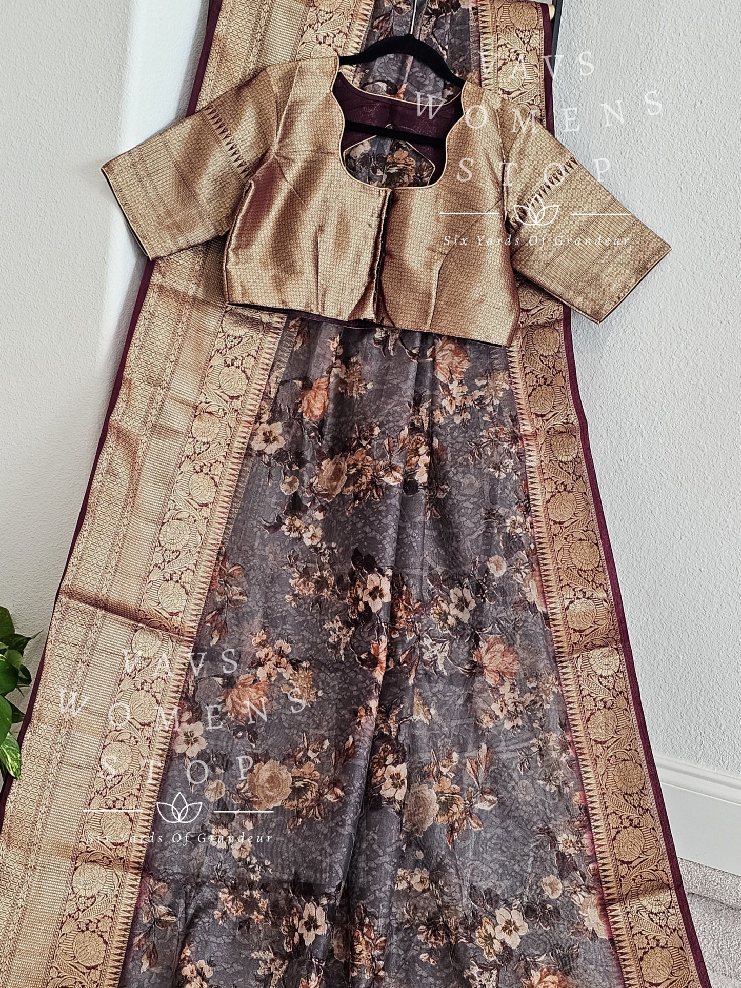 Floral Prints Benarasi Warm Georgette Katan Saree - Blouse