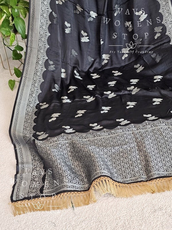 Munga Crepe Satin Benarasi Silk Saree