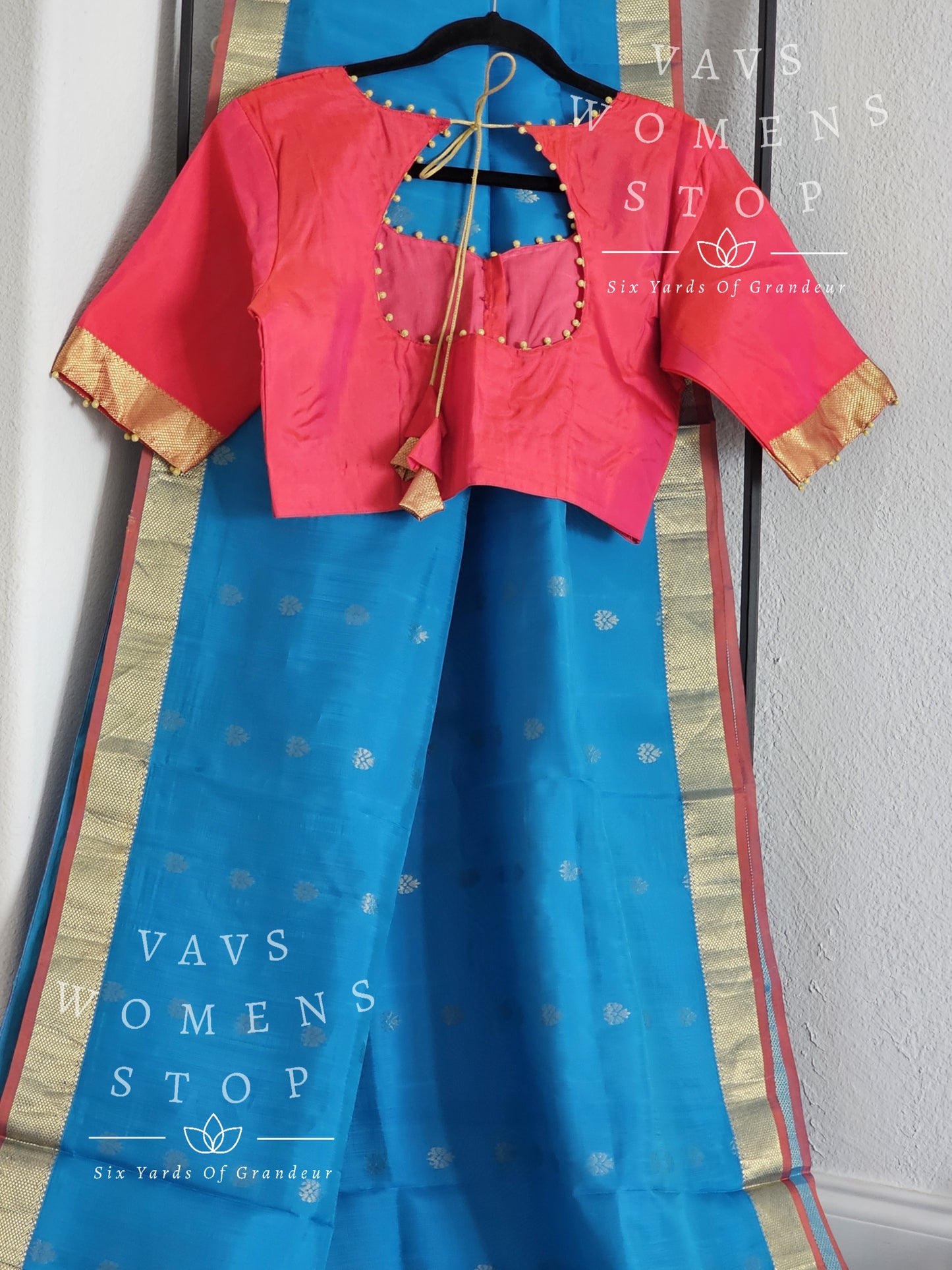 Pure Kanchi Pattu Soft Silk Saree - Blouse