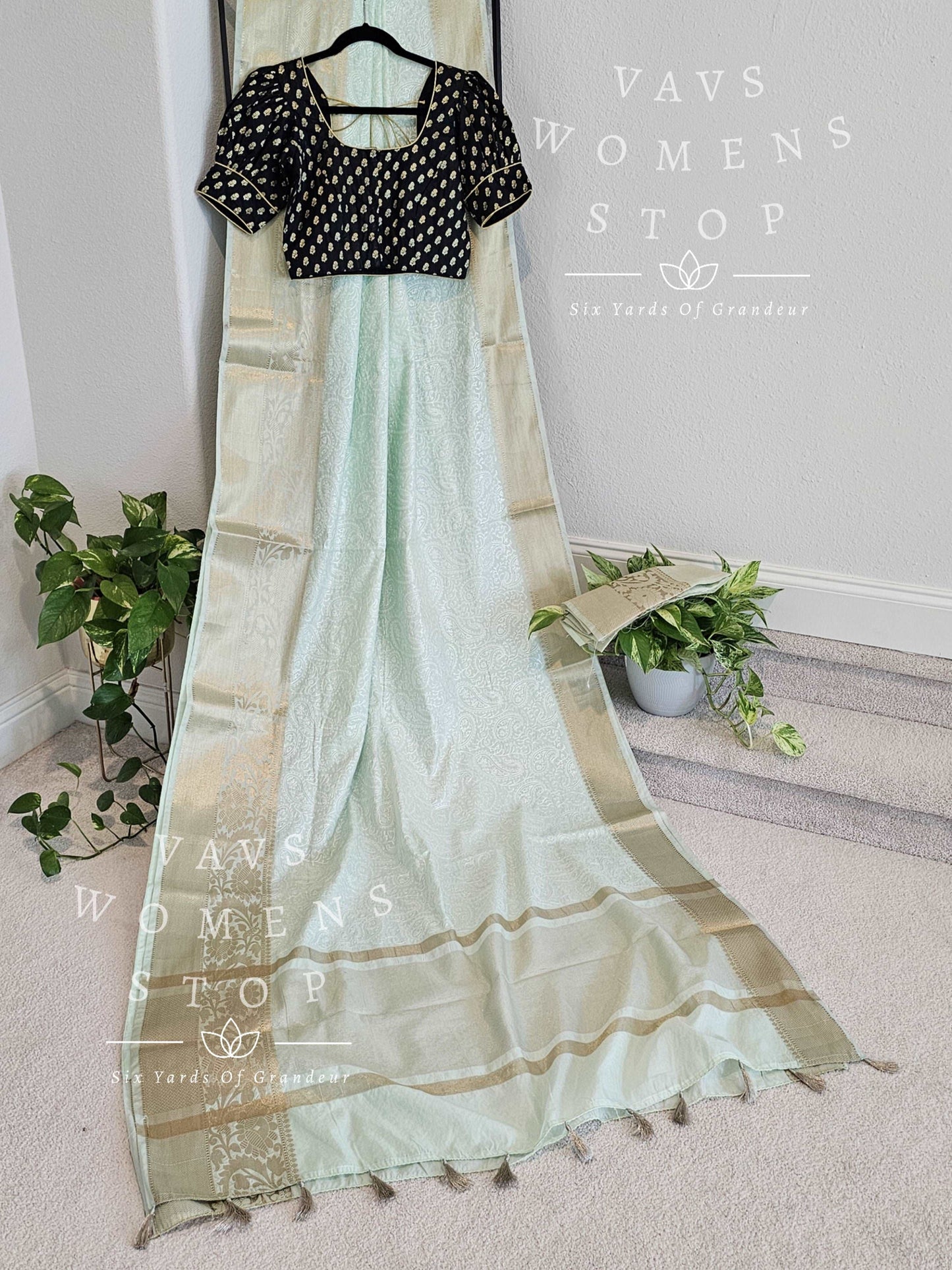 Blended Munga Benarasi Chikankari Saree - Benarasi Blouse