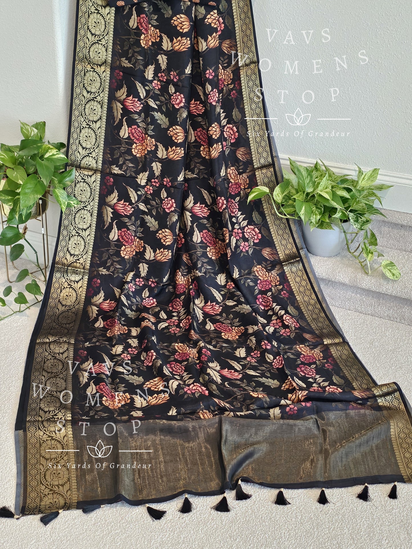 Munga Crepe Silk Kalamkari Digital Print Saree - Blouse