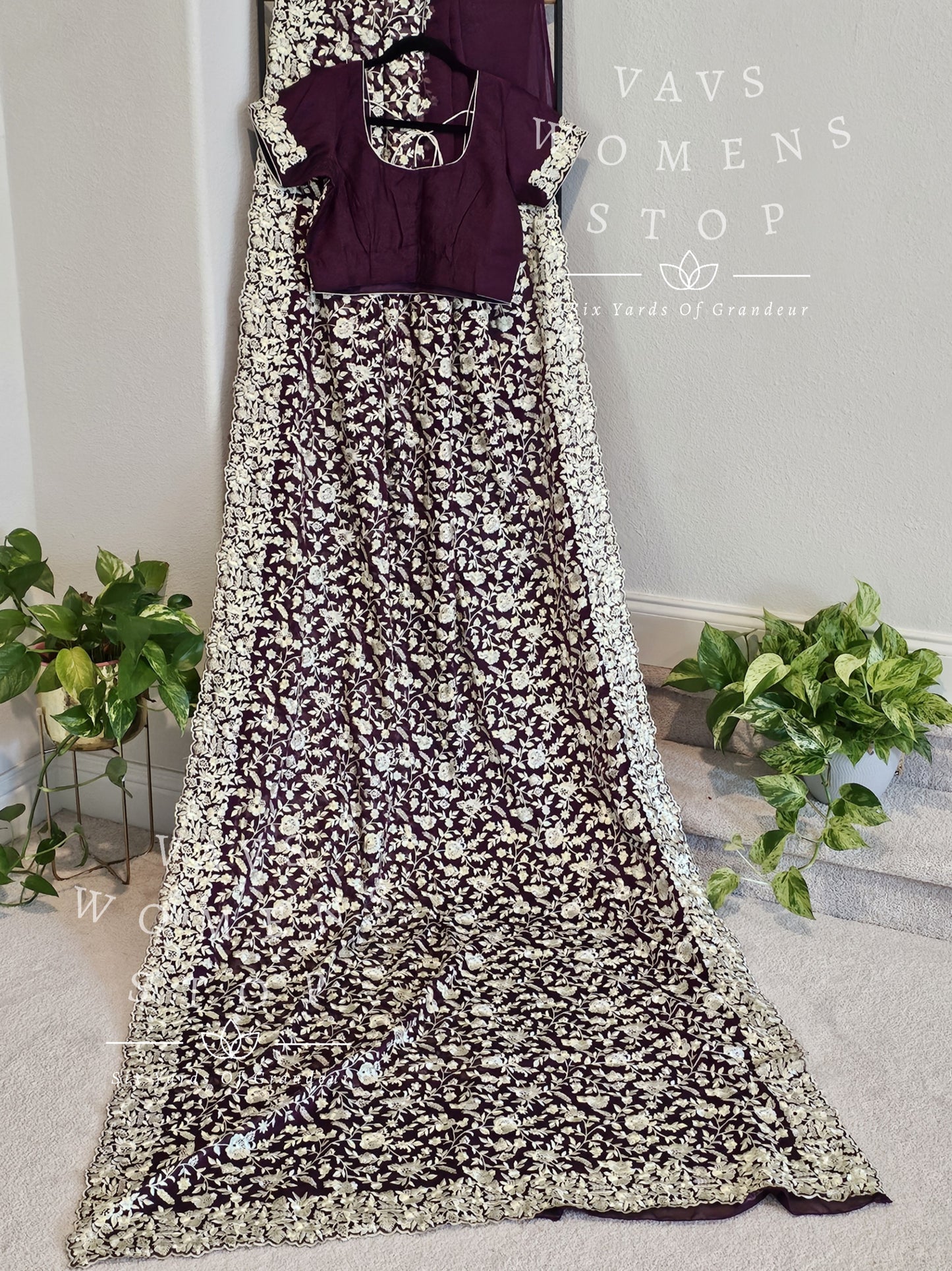 Soft Organza Parsi Gara Machine Embroidery Saree - Blouse