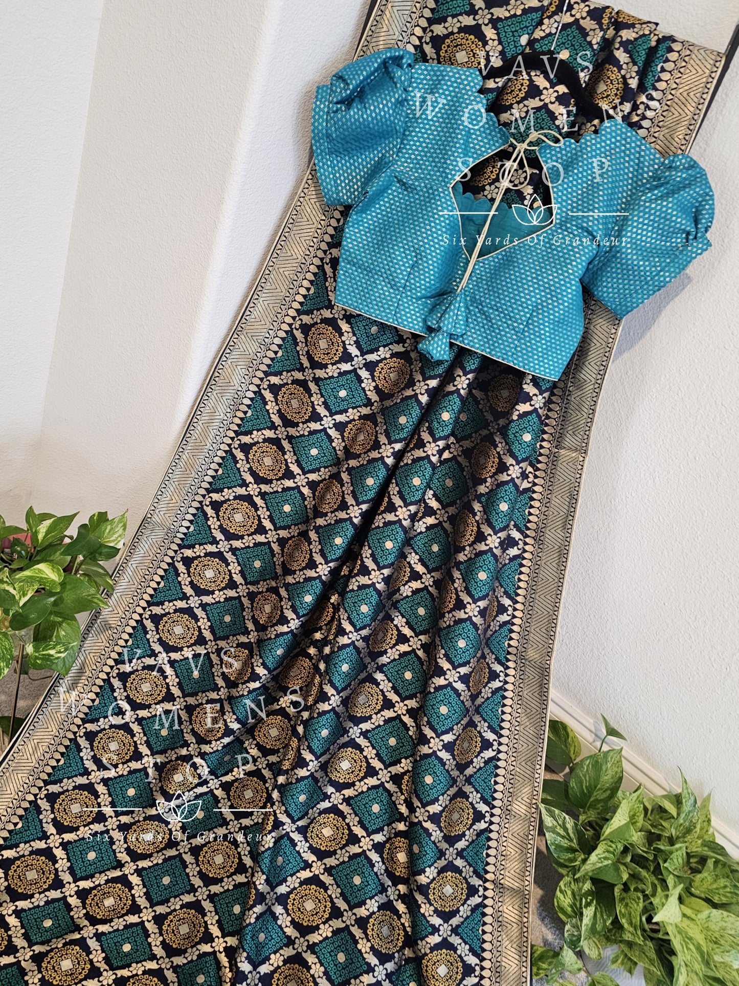 Pure Munga Crepe Silk Saree - Blouse