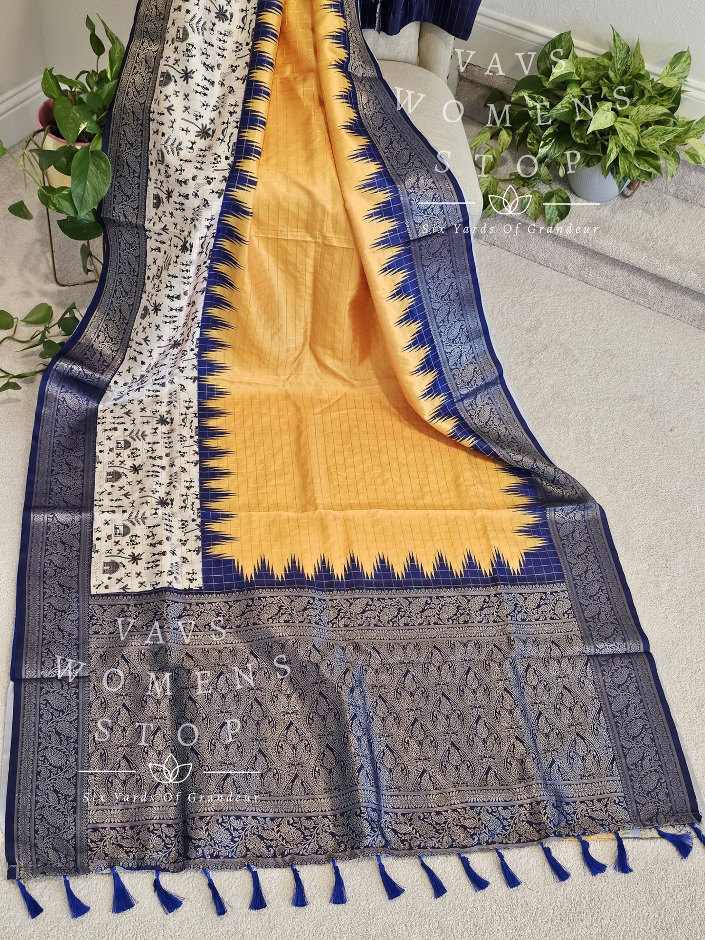 Semi Benarasi Fusion Of Warli Print and Temple Border Silk Saree - Blouse