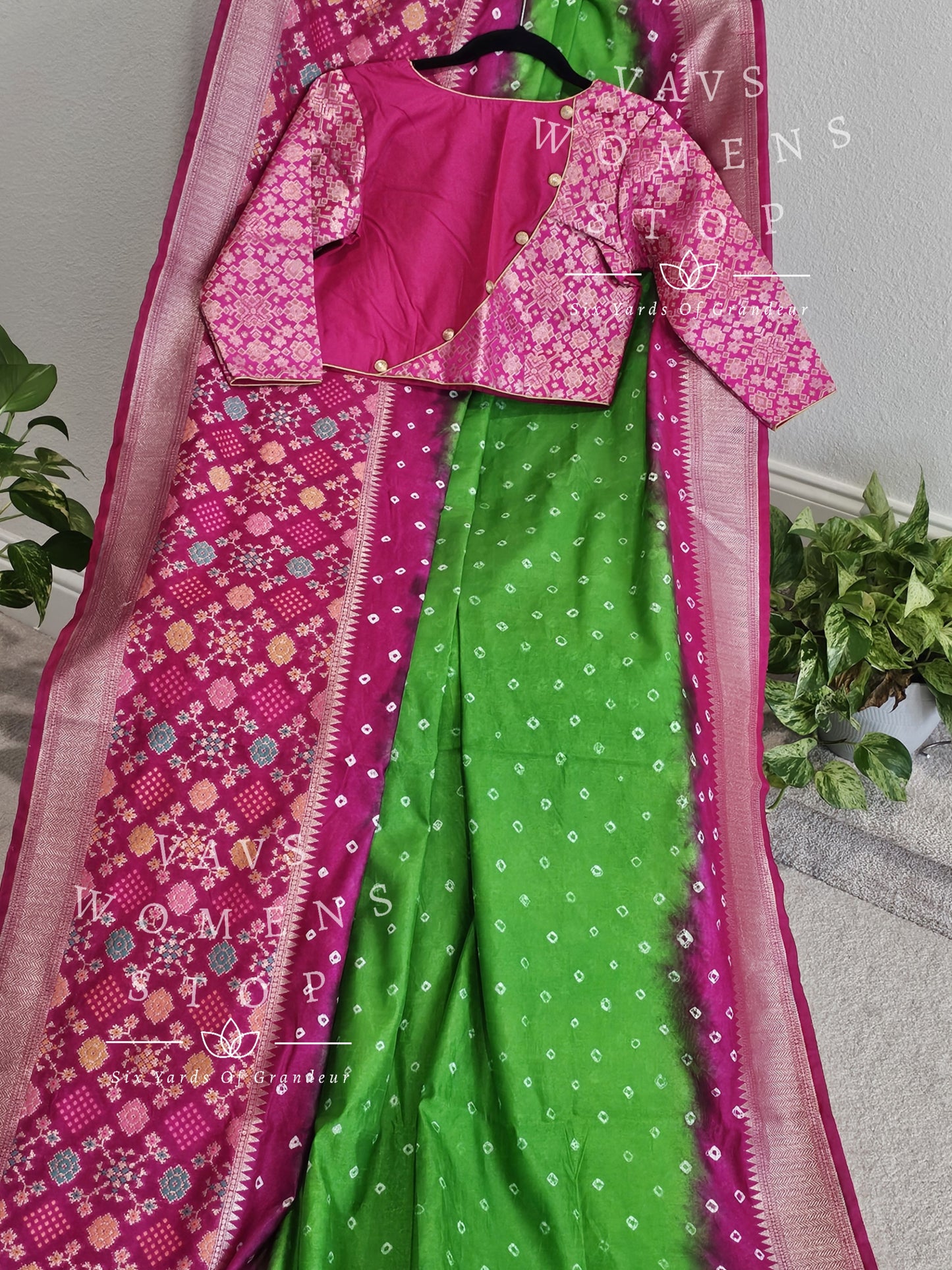 Jute Dupion Silk Bhandini Saree - Benarasi Blouse