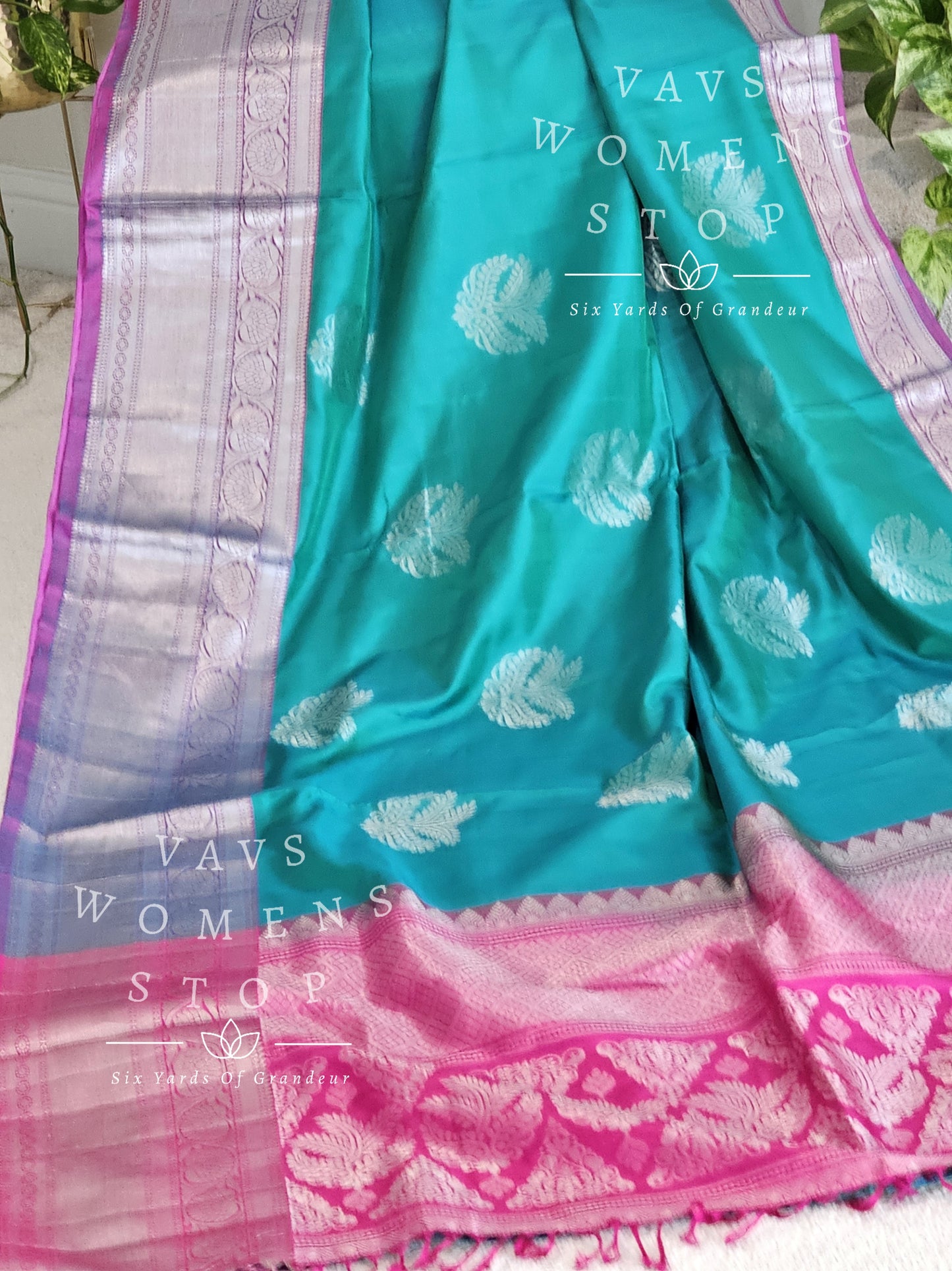 Handloom Pure Kanchi Soft Silk Saree - Blouse
