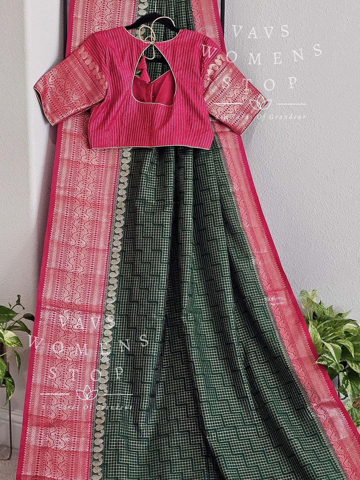 Designer Semi Chiniya Benarasi Saree - Blouse