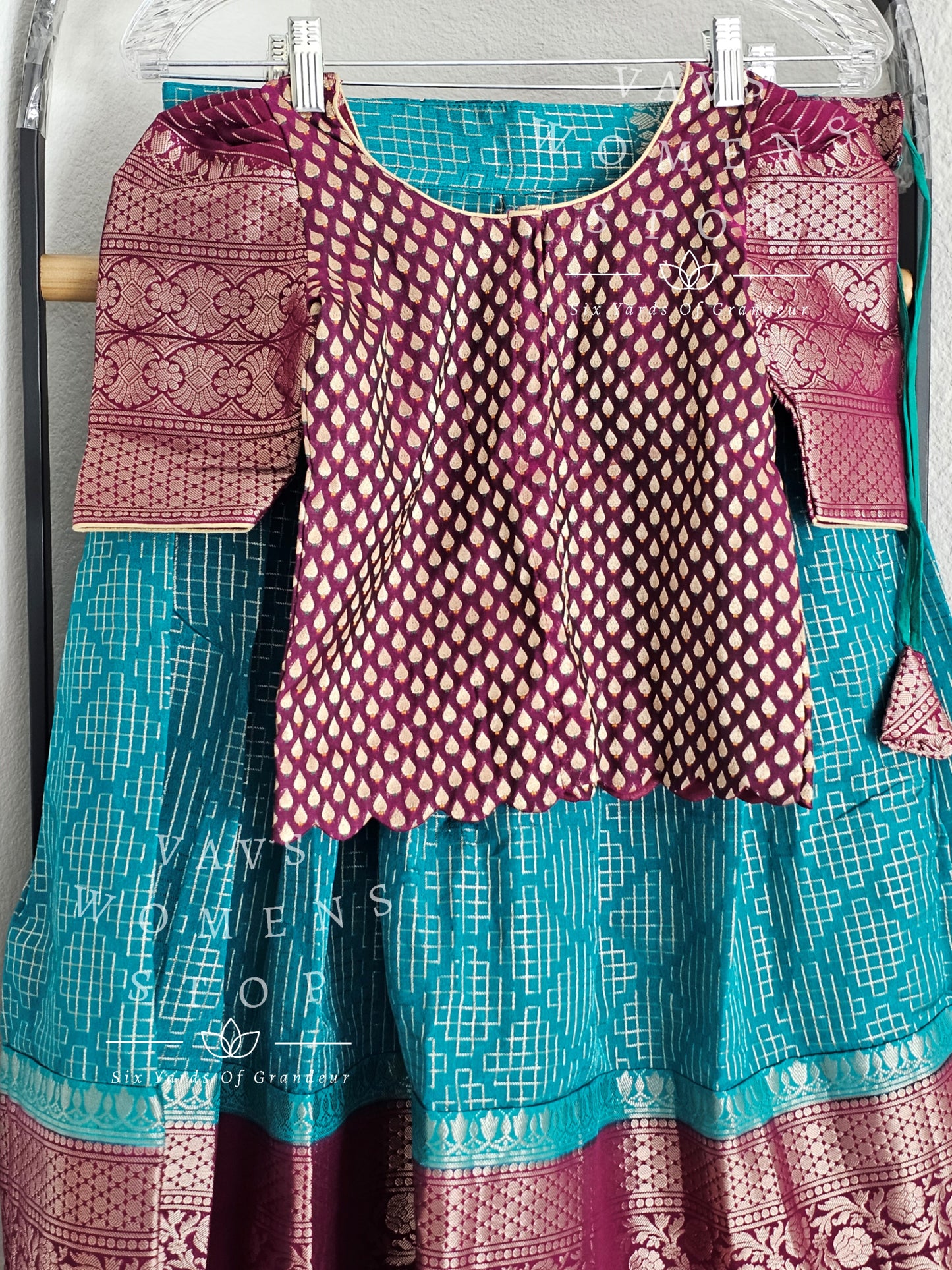 Chiniya Benarasi Lehenga - Blouse