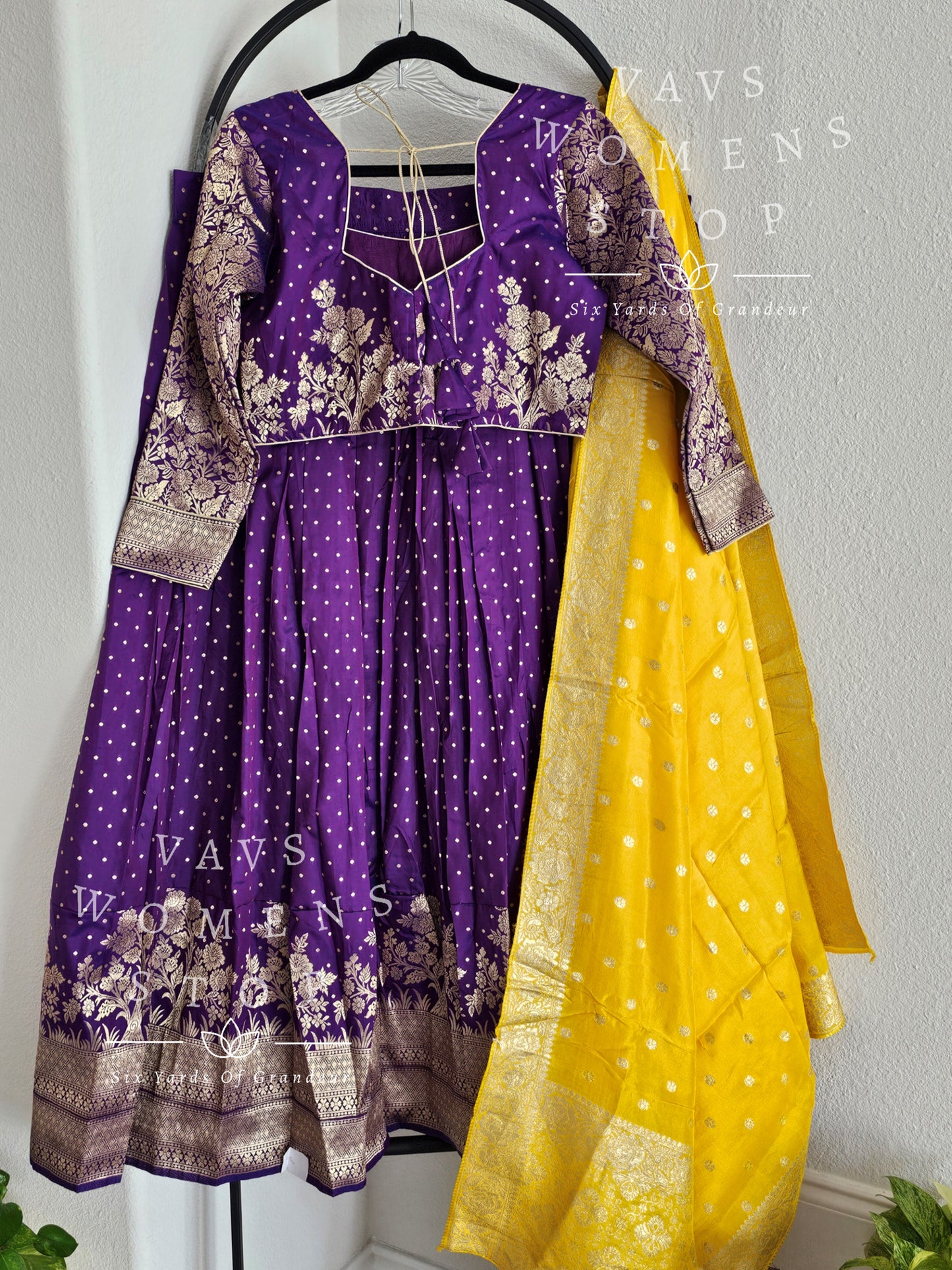 Full Sleeves Patterned Benarasi Silk Lehenga Set