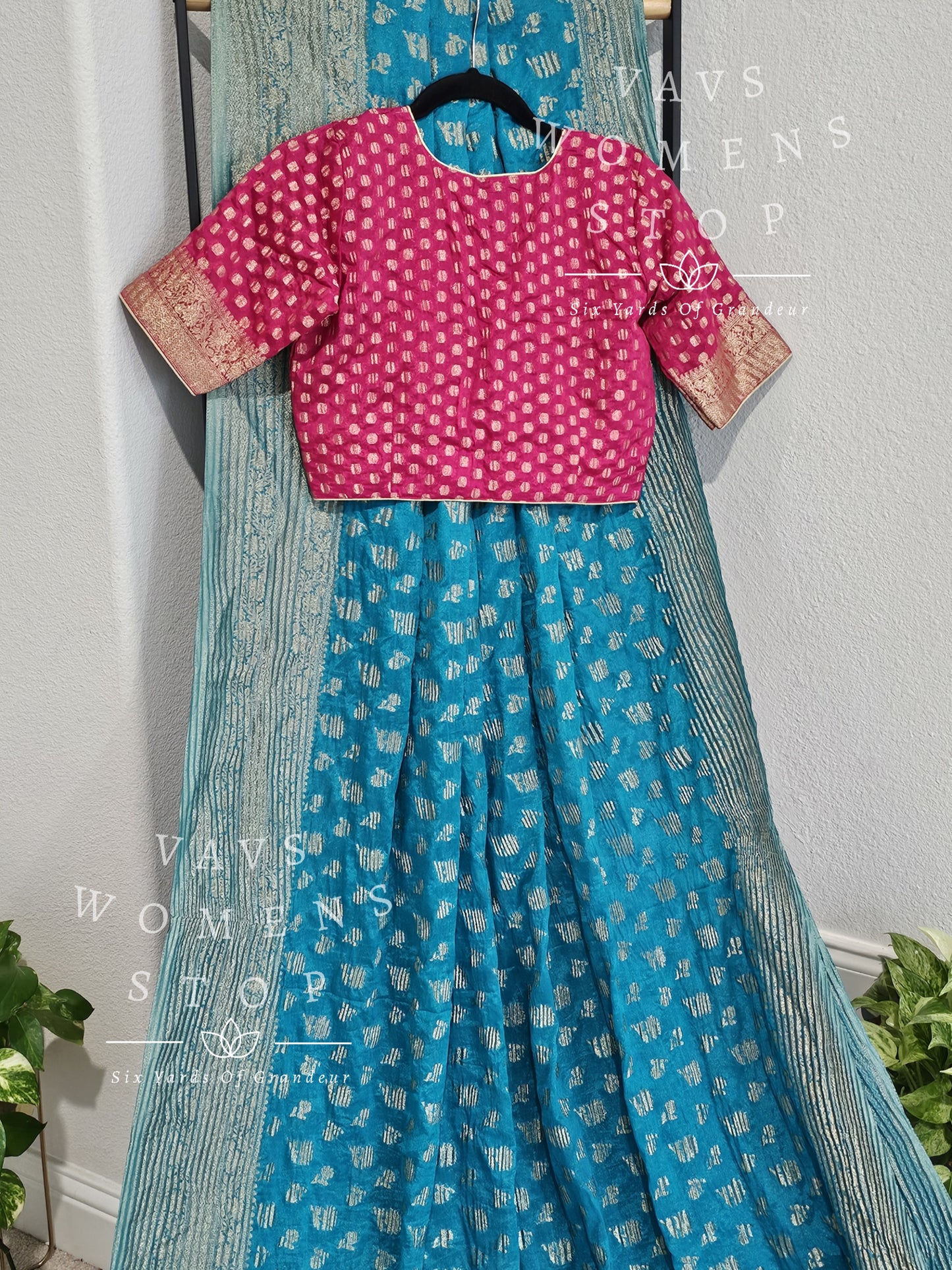 Crush Silk Designer Saree - Blouse