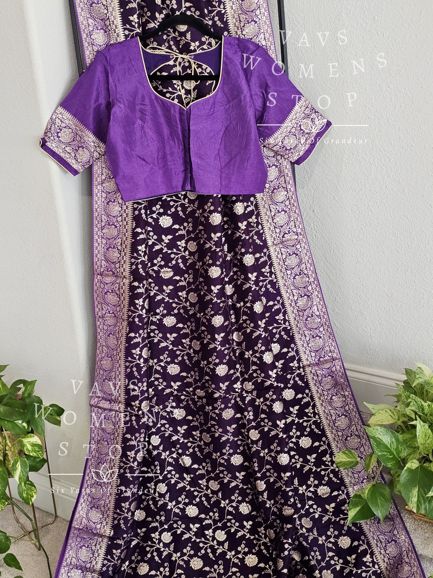 Designer Purple Shade Munga Dola Silk Saree - Blouse