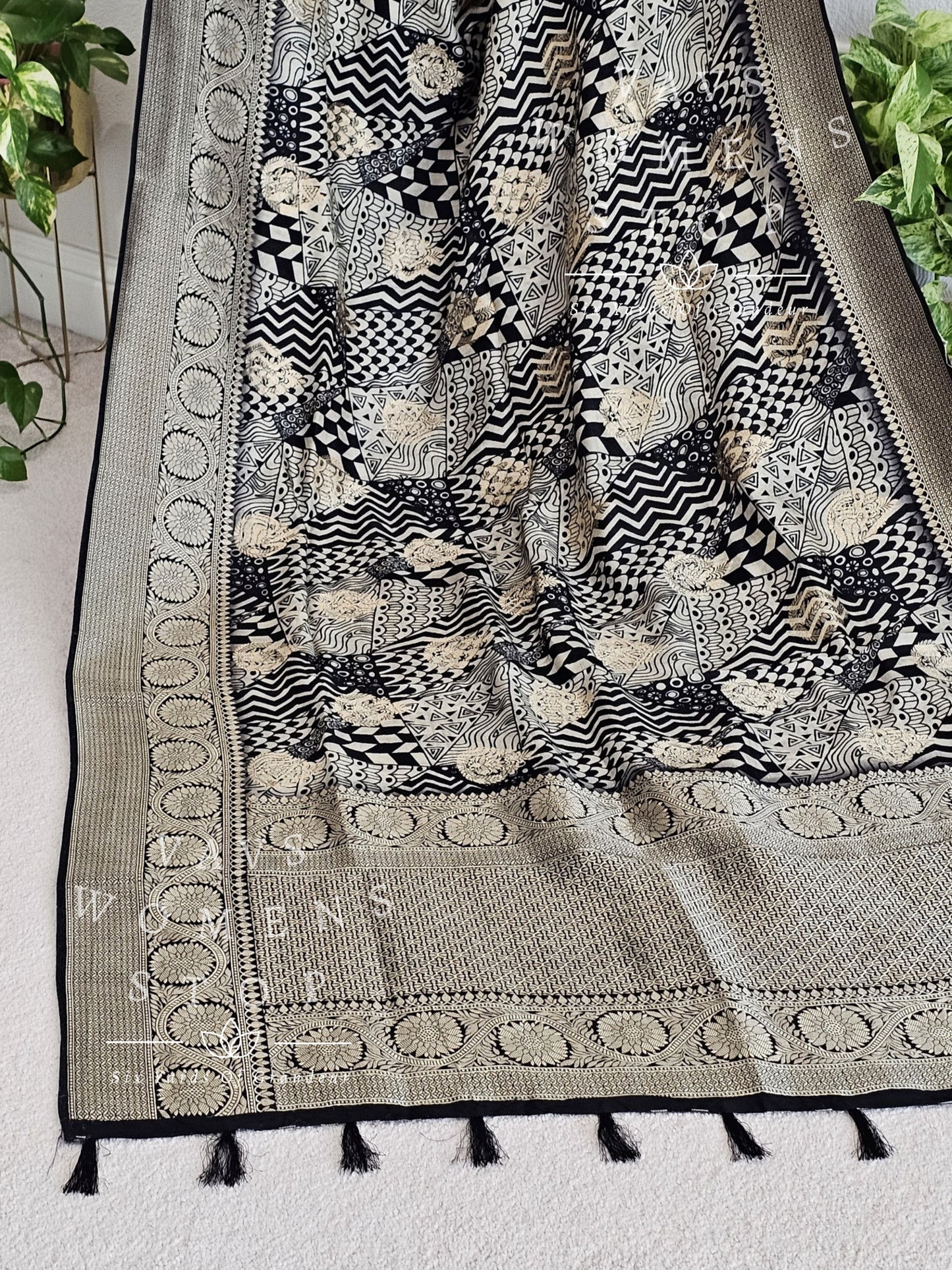 Pure Dola Crepe Silk Benarasi Saree - Blouse
