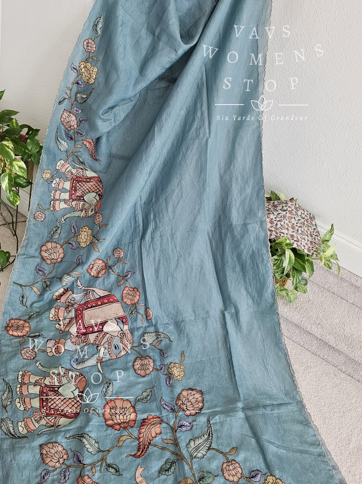 Crush Style Elephant Design Applique Work Saree