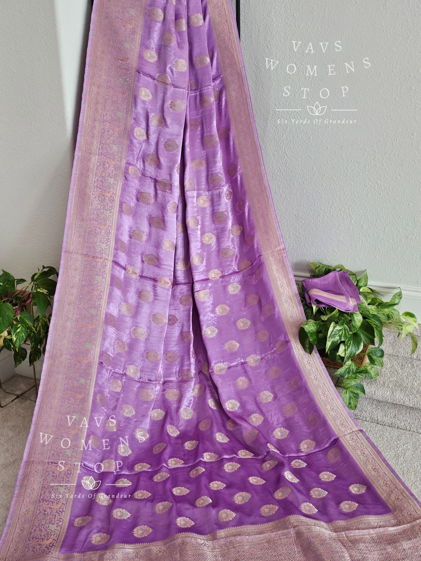 Munga Satin Benarasi Crepe Silk Saree - Velvet Embroidery Blouse