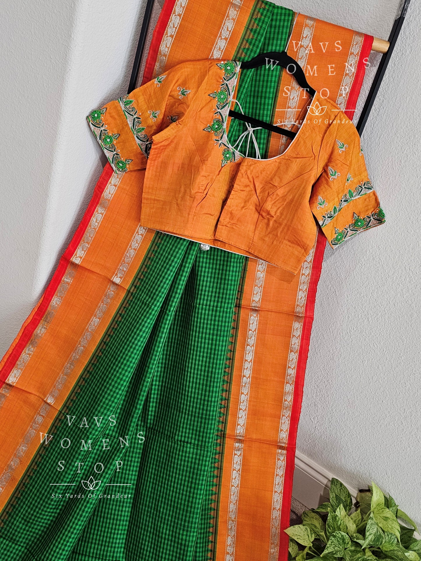 Pure Gadwal Silk saree - Blouse