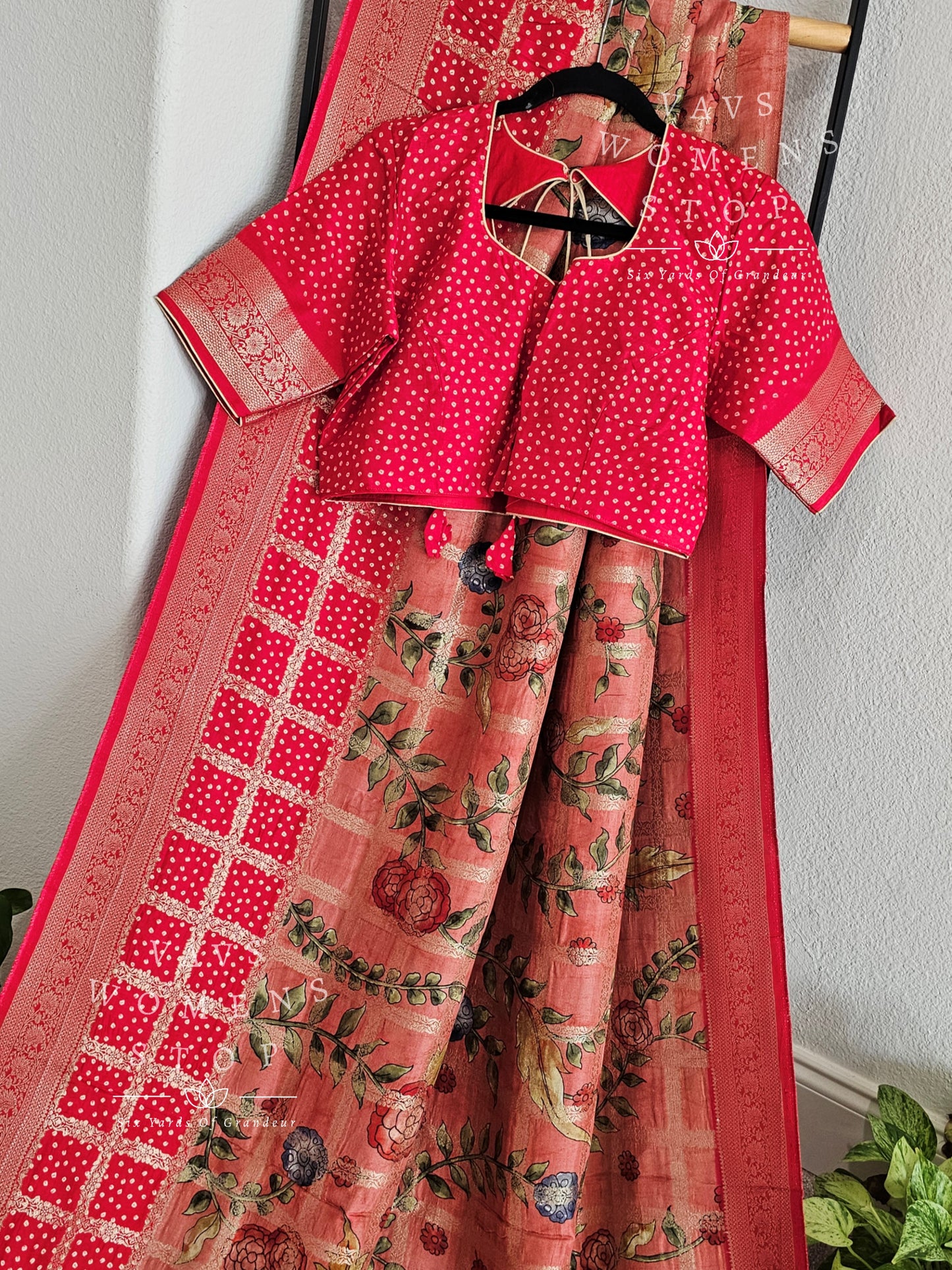 Gaji Silk Floral Print Designer Garchola Saree - Blouse