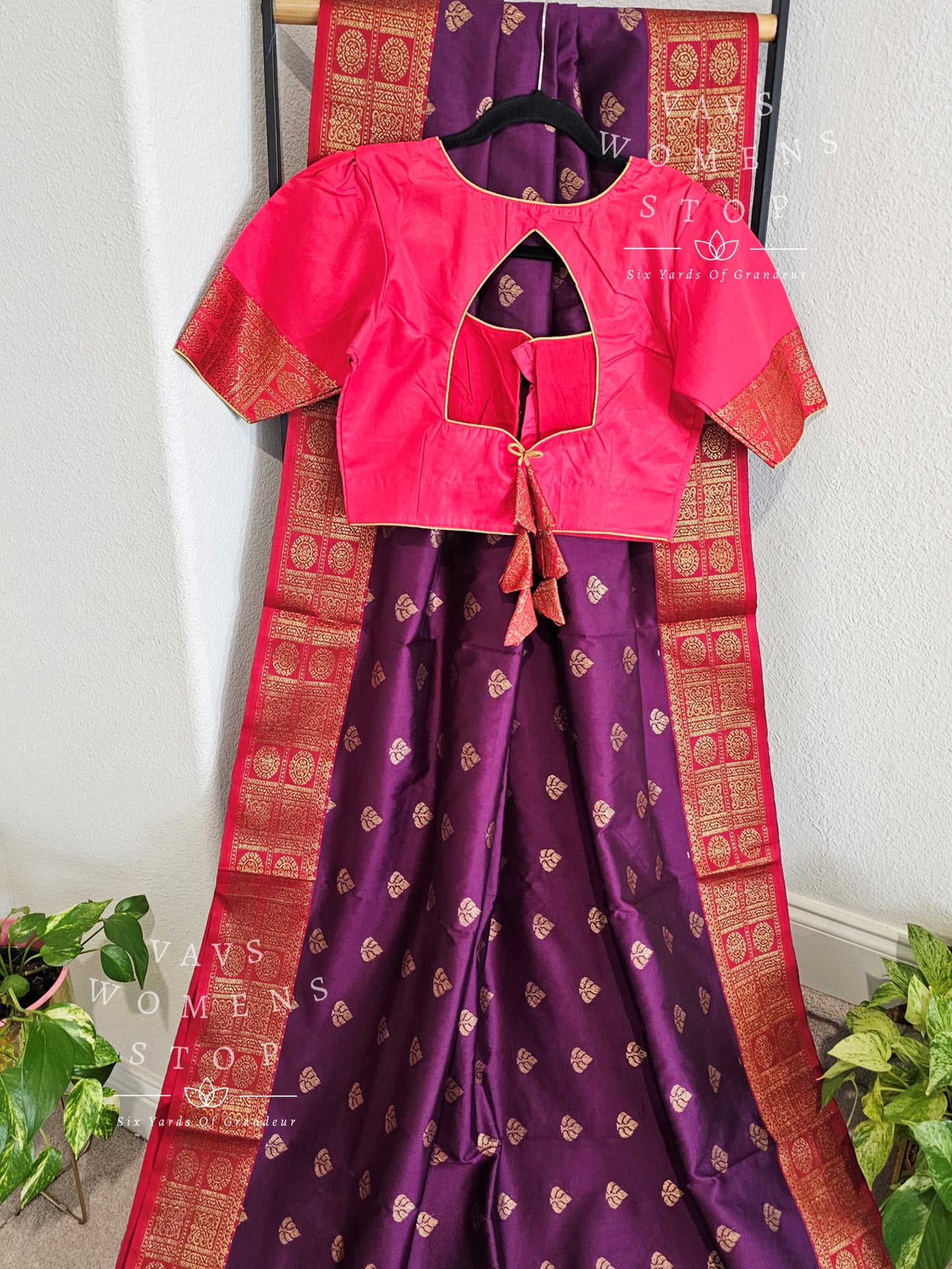 Semi Benarasi Silk Saree - Blouse