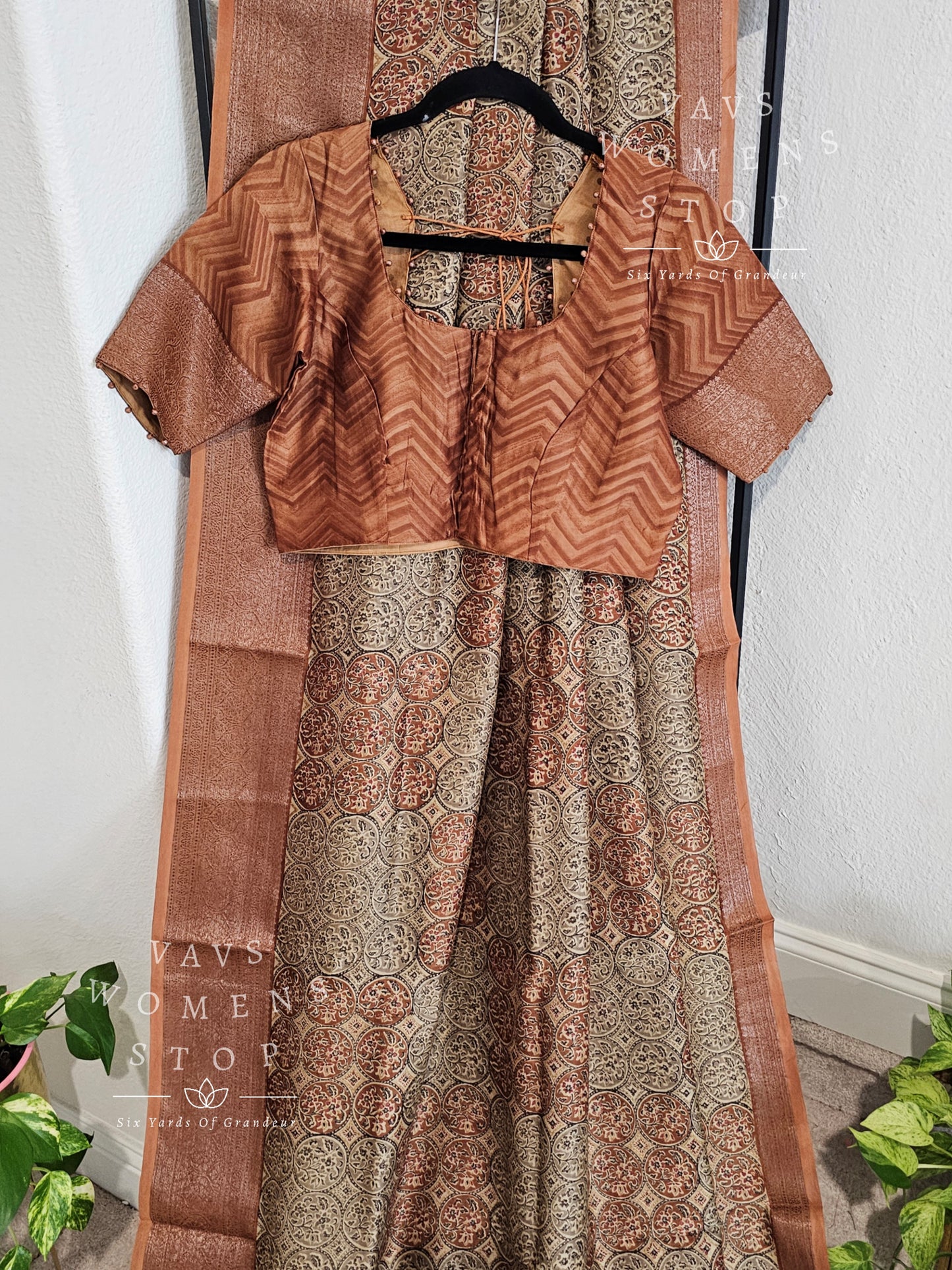 Ajrakh Printed Fancy Linen Cotton Saree - Blouse