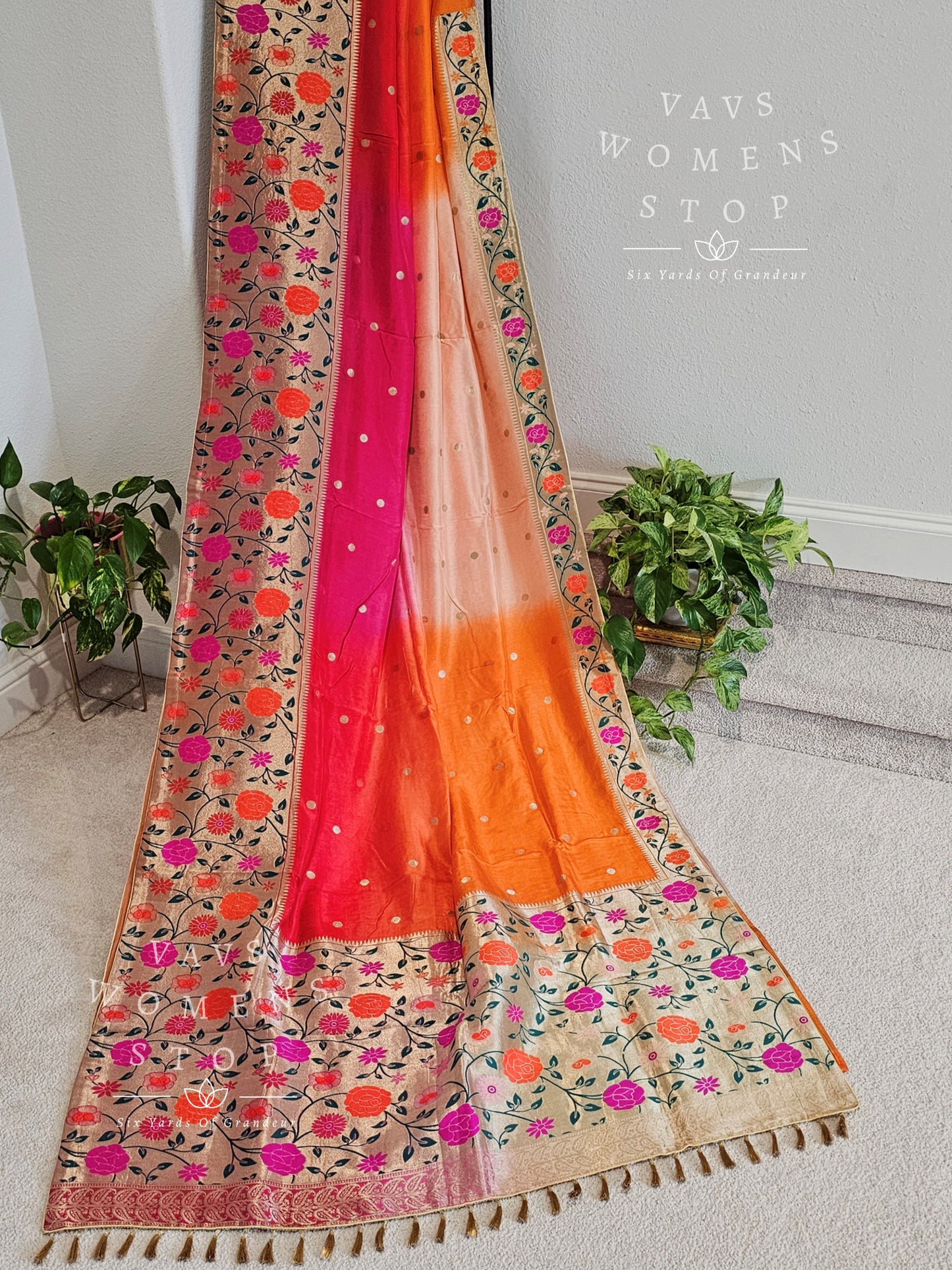 Munga Crepe Paithani Shaded Saree - Blouse
