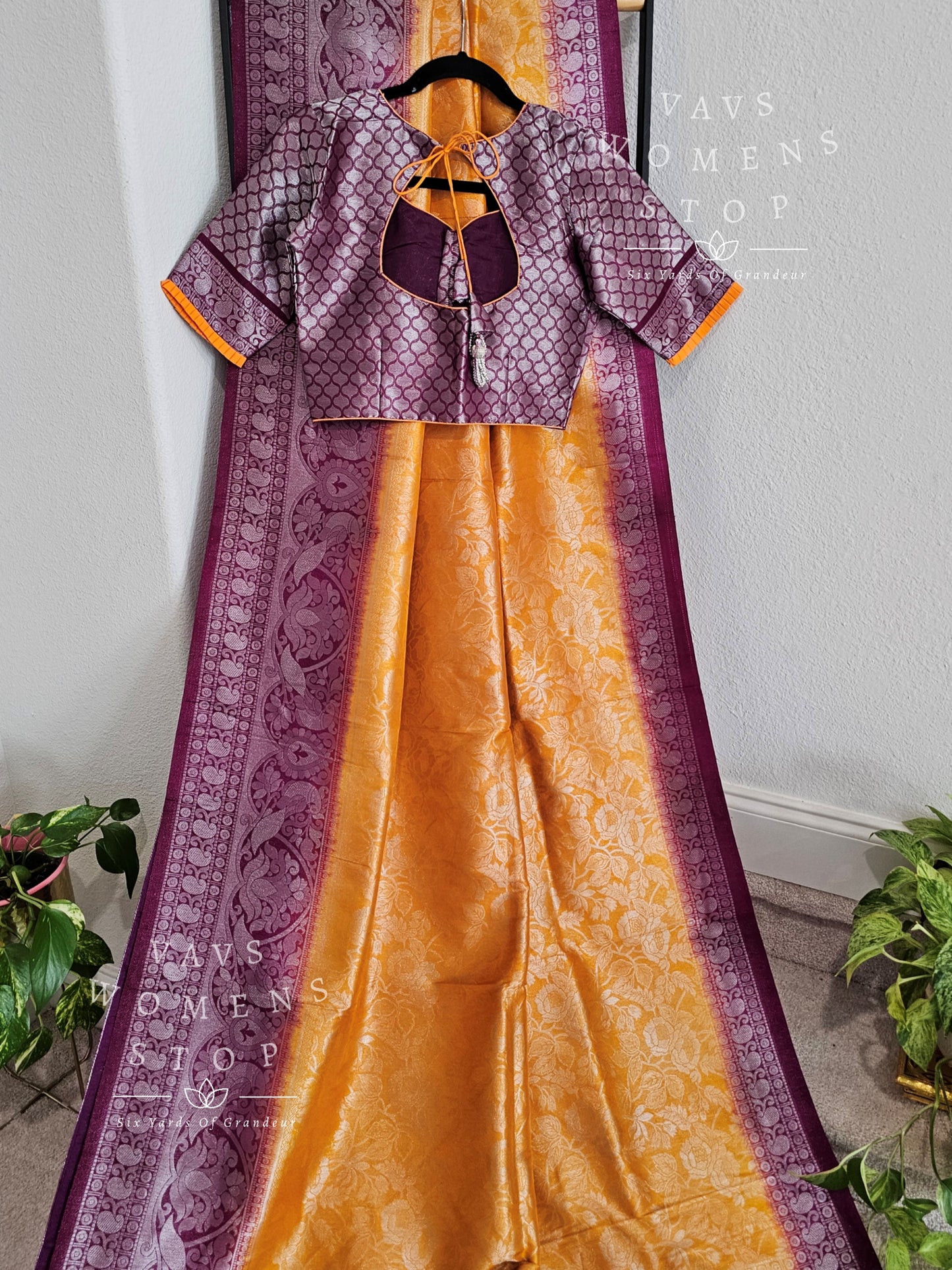Benarasi Kubera Pattu Silk Saree - Blouse