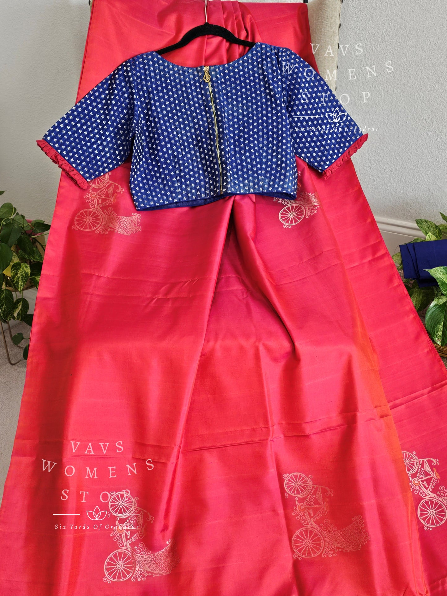 Pure Kanchi Soft Silk Borderless Saree - Benarasi Blouse