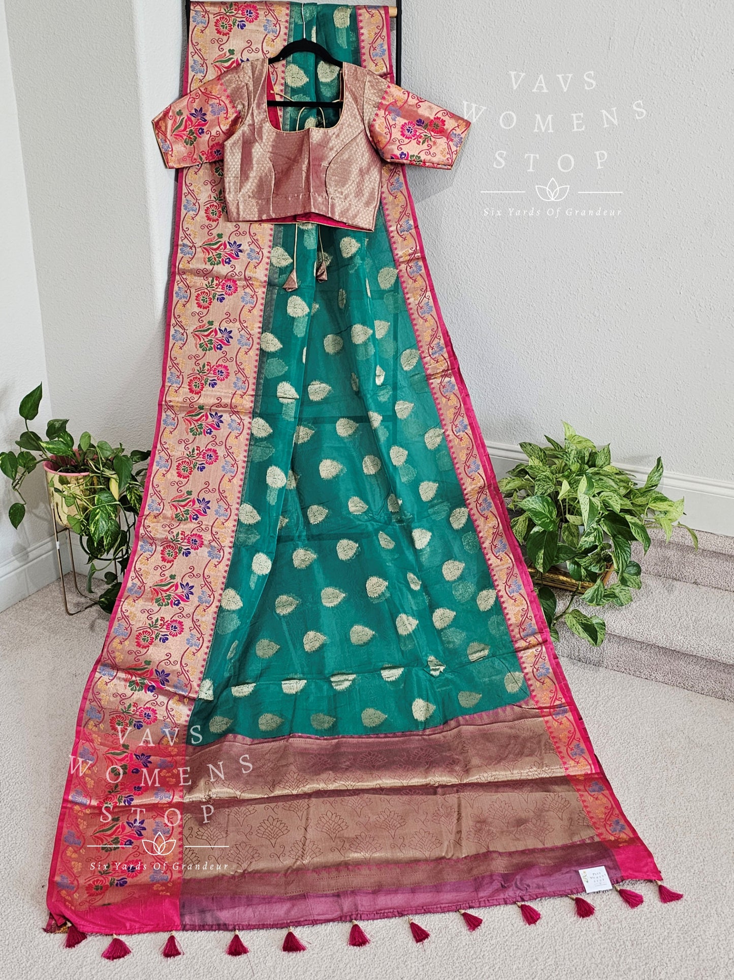 Semi Organza Paithani Border Saree - Blouse