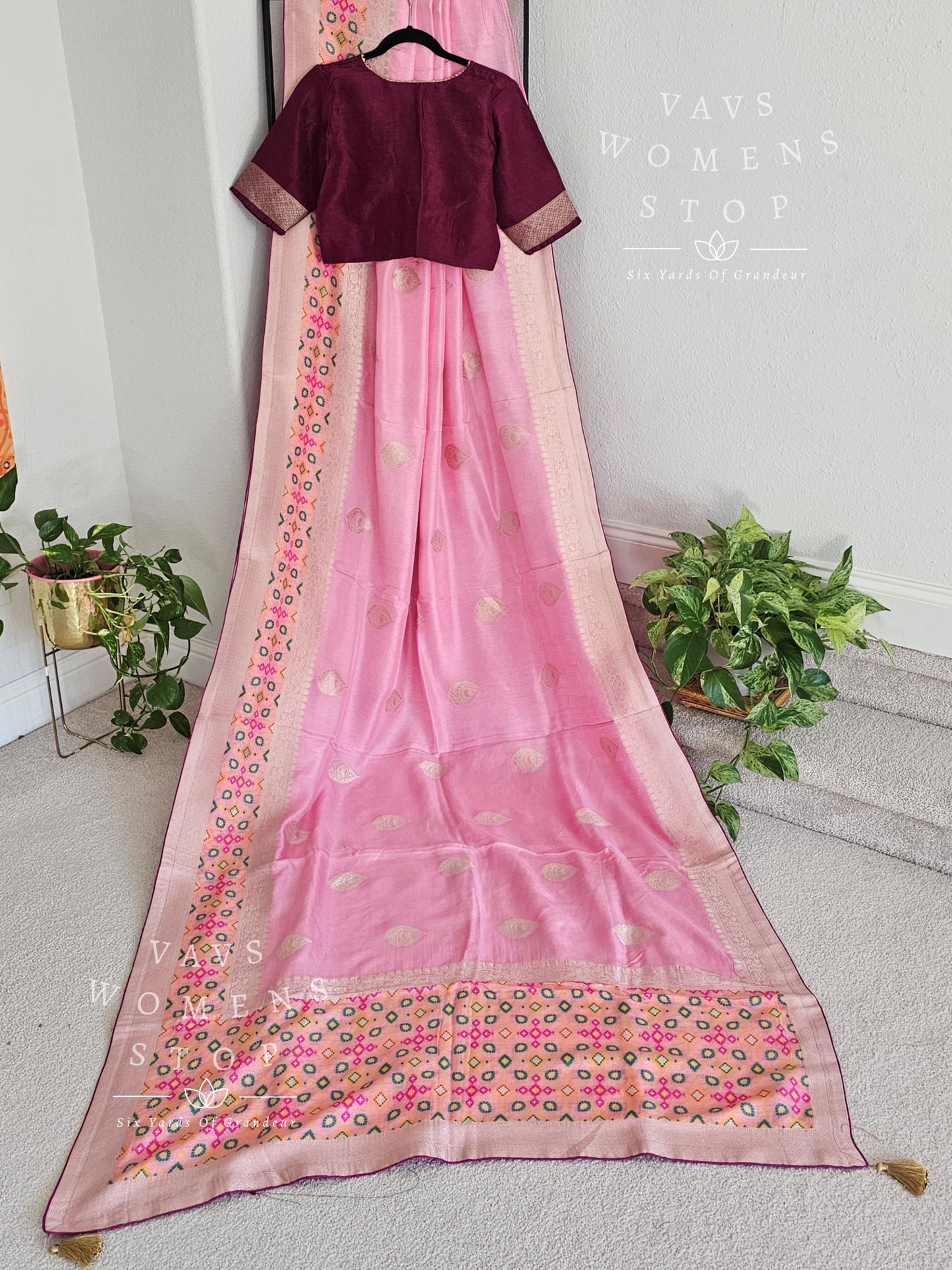 Munga Benarasi Crepesilk Patola Saree - Blouse