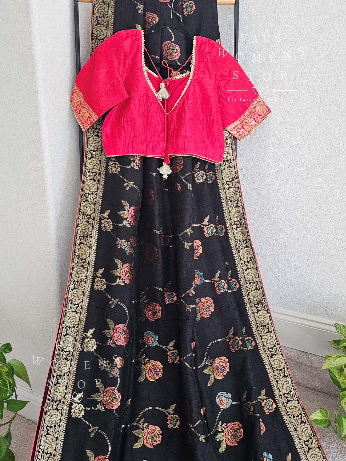 Munga Crepe Silk Saree - Blouse
