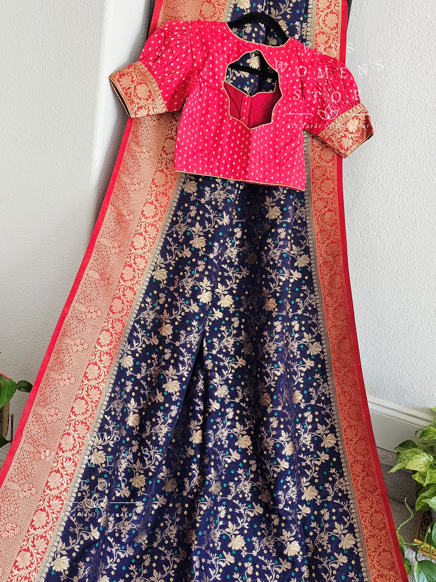Viscose Georgette Bhandini Designer Saree - Blouse