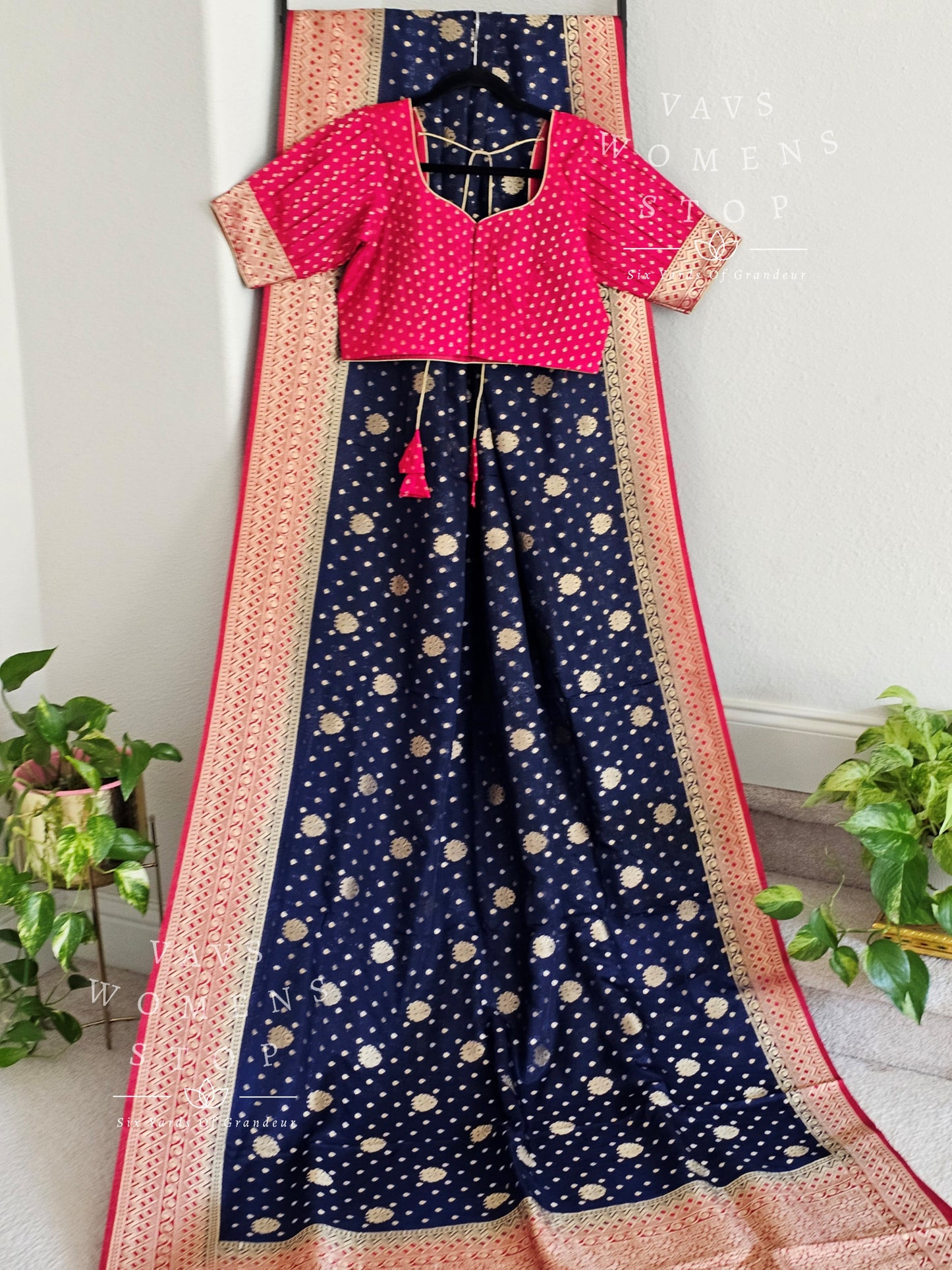 Classy Semi Benarasi Warm Fancy Silk Saree - Blouse