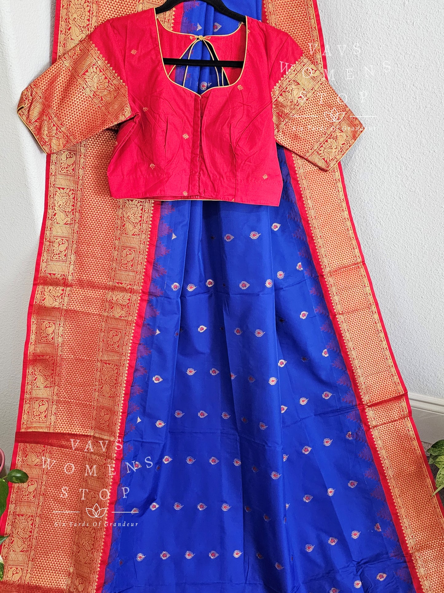Semi Gadwal Silk Saree - Blouse