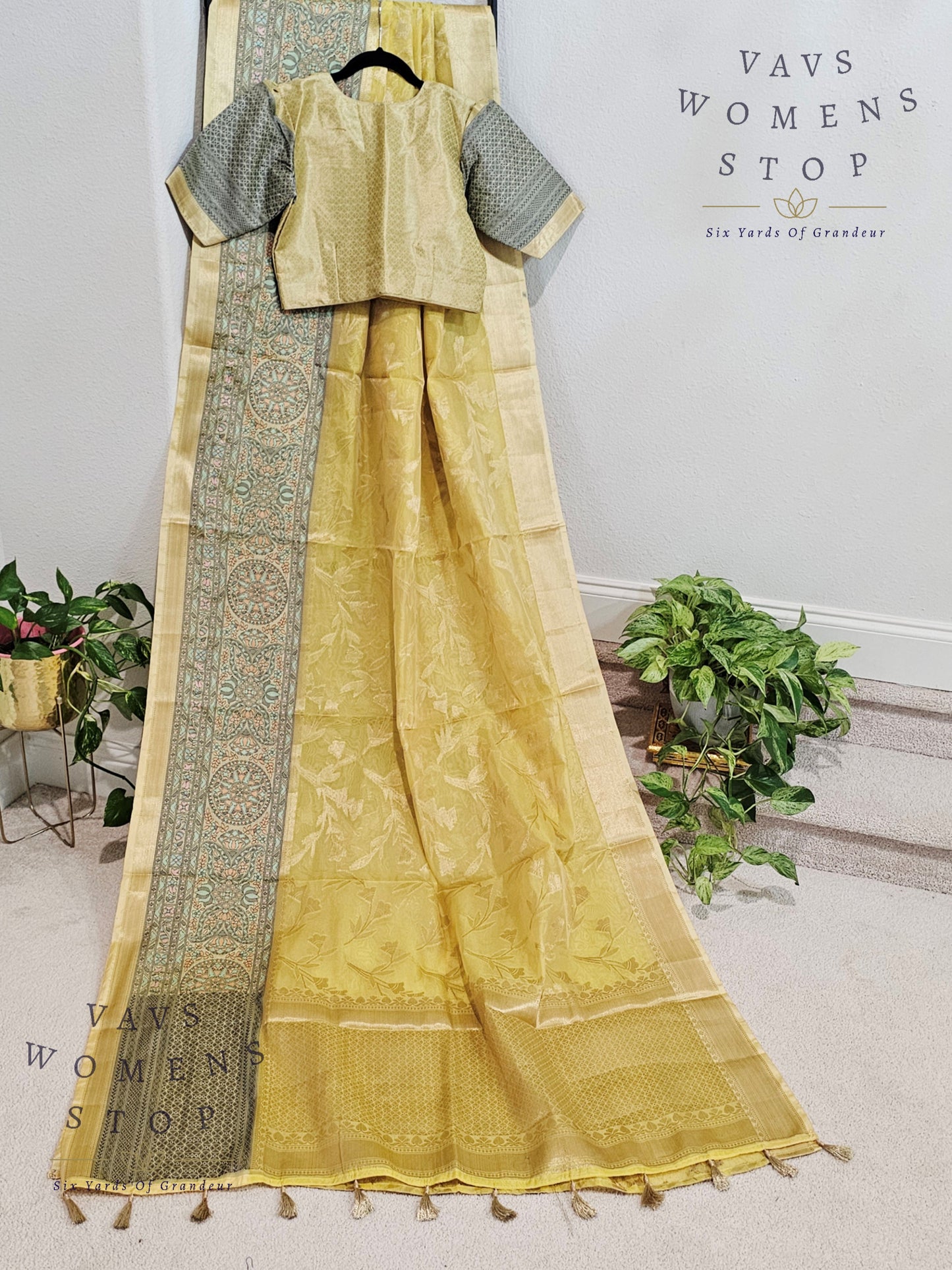 Semi Warm Organza Saree - Blouse