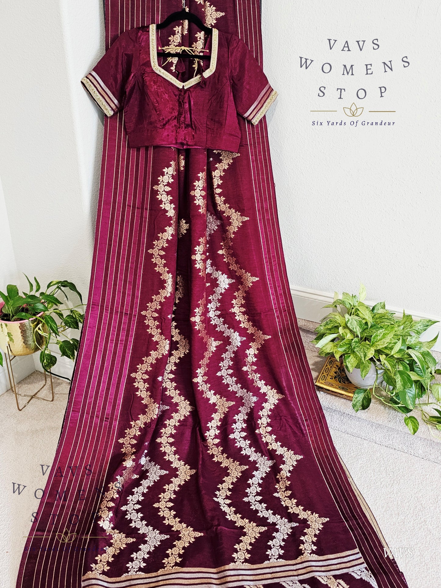 Munga Crepe Satin Benarasi Silk Saree - Blouse