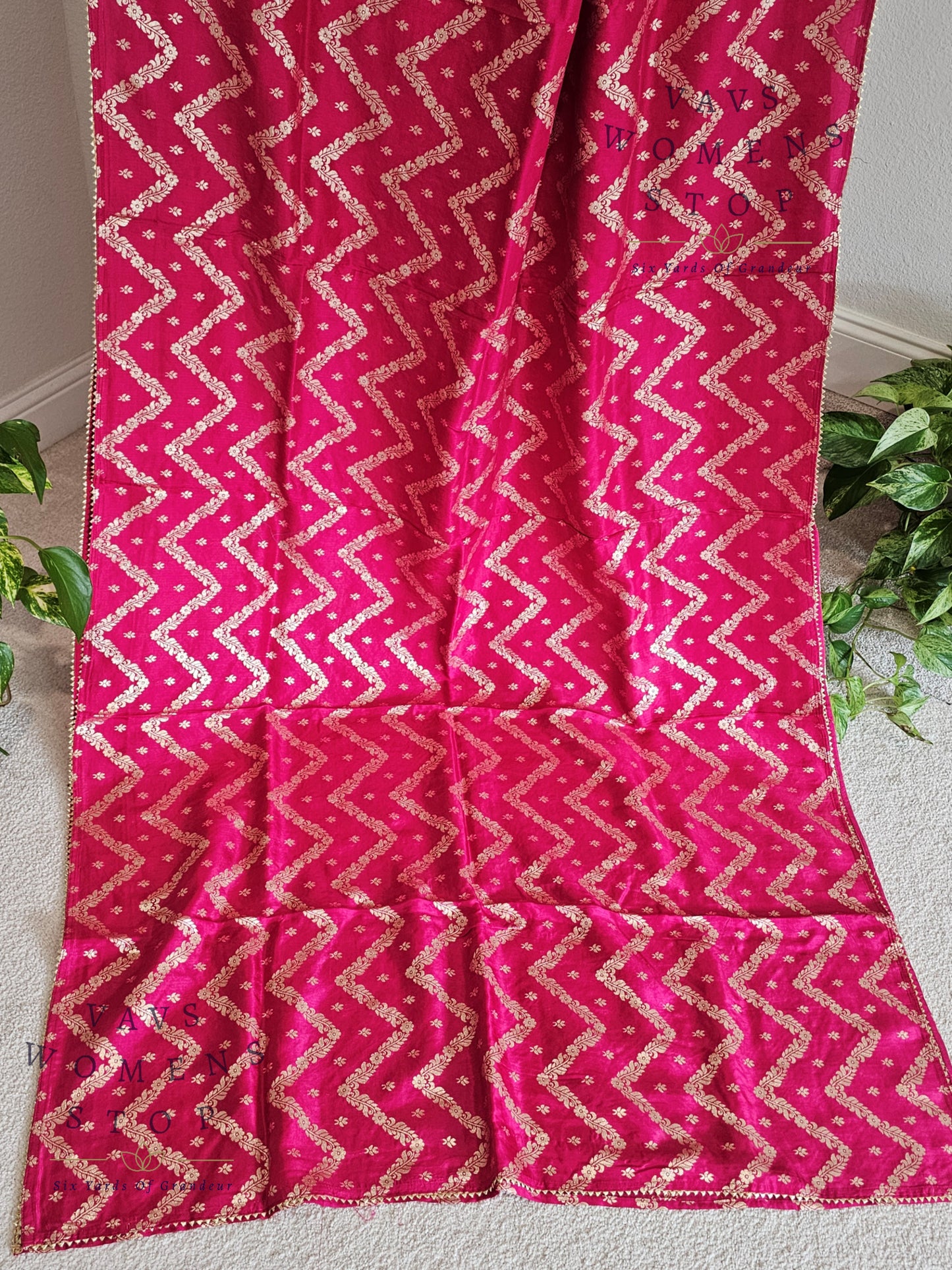 Pink Shade Borderless Munga Crepe Silk Saree