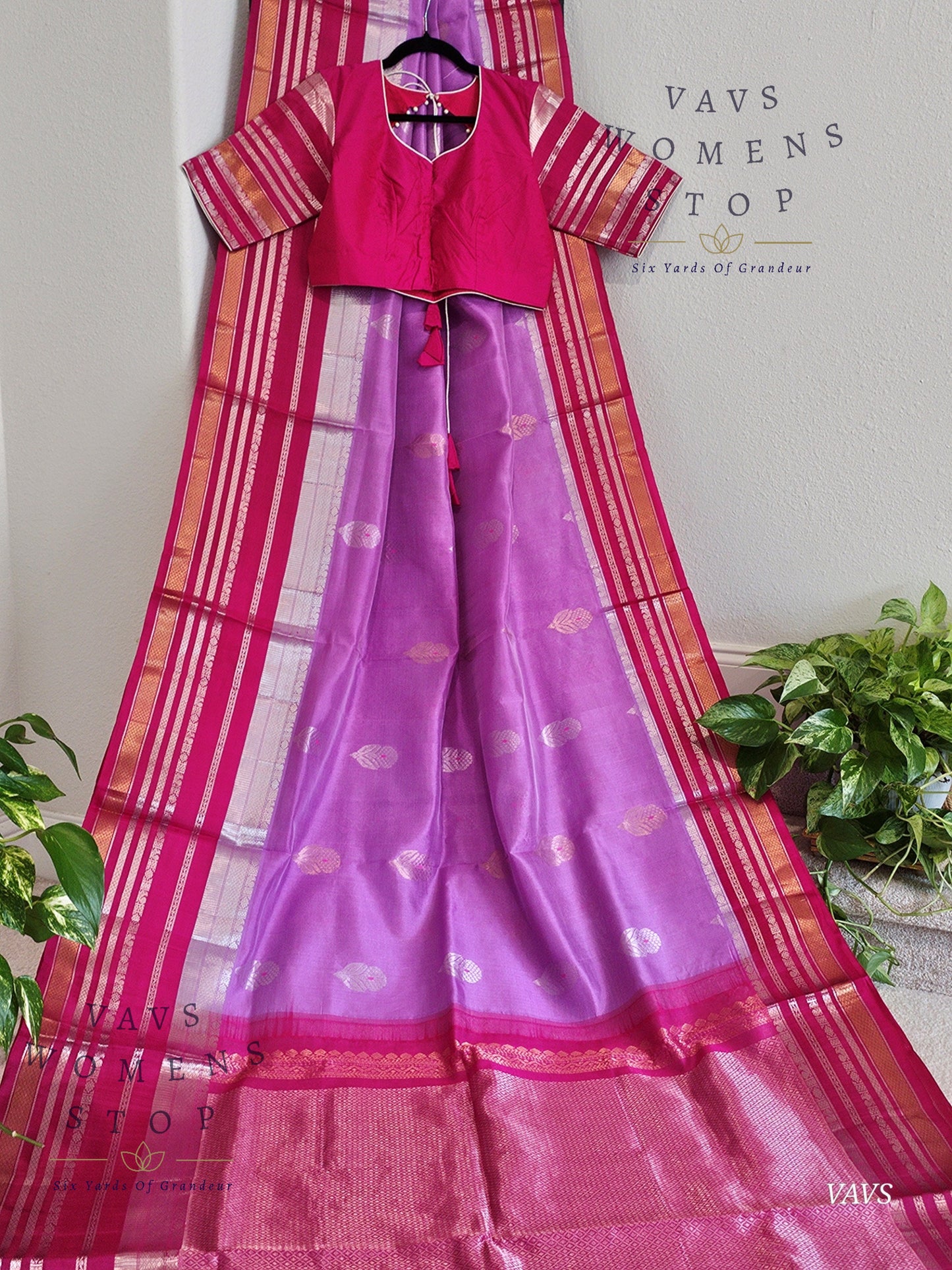 Pure Gadwal Silk Cotton Handloom Traditional Lines Border Pattern Saree - Blouse – Traditional Wedding & Festive Wear