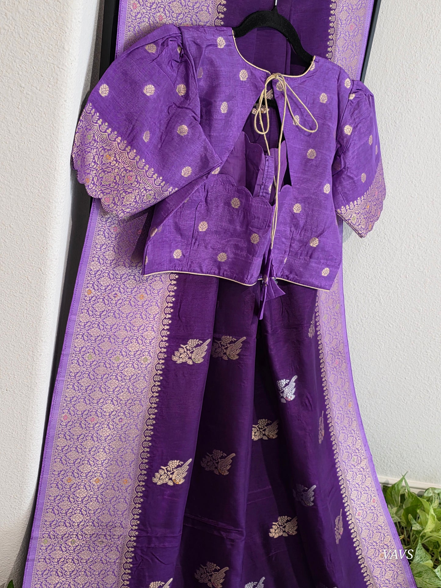 Dola Soft Silk Saree with Zari Border & Stitched Blouse