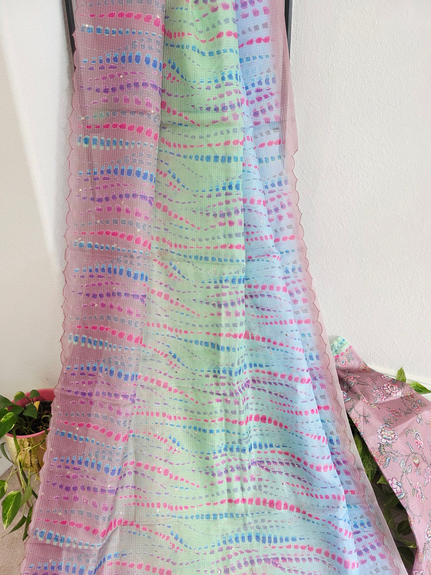 Soft Pastel Shades Tie-Dye Print Semi Kota Silk Saree with Scalloped Border