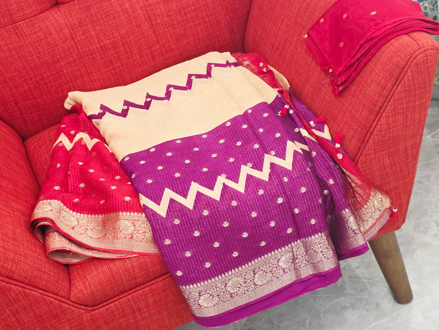 Shaded Chinon Chiffon Checkered Saree with Zari Border | Lightweight Party Wear | Blouse Piece Included