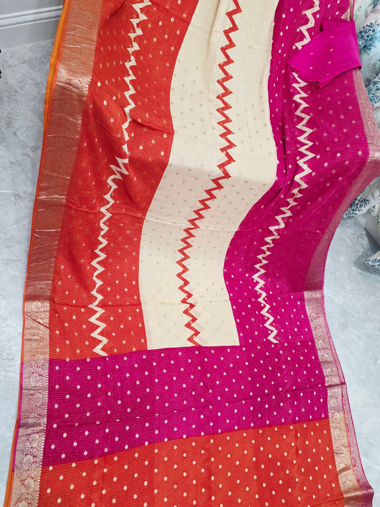 Sunset Ruby Fuchsia Shaded Chinon Chiffon Checkered Saree with Blouse Piece