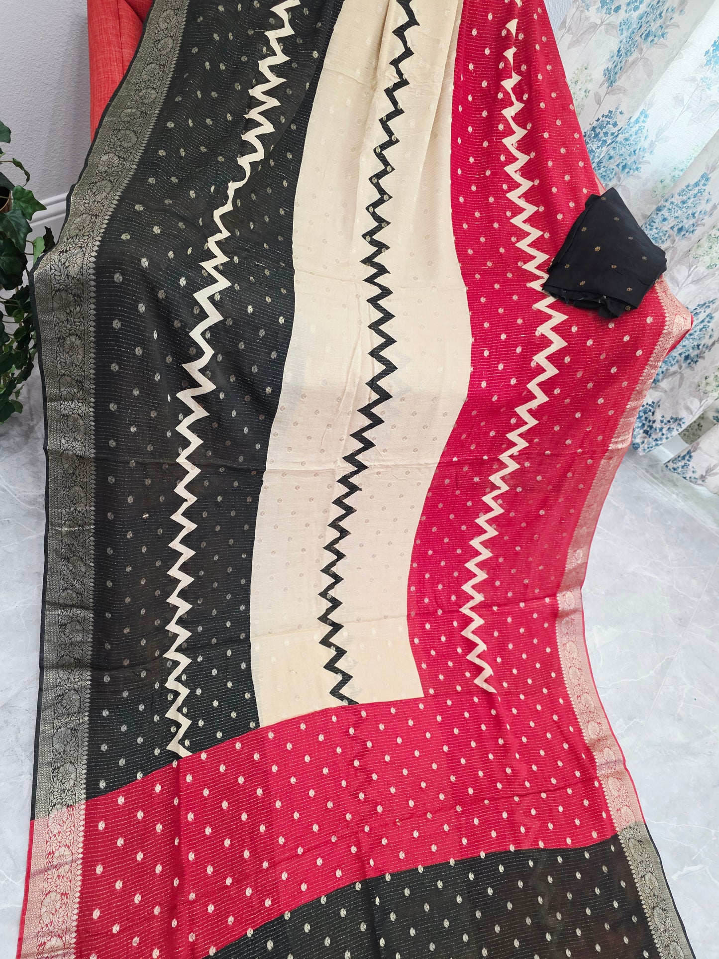 Imperial Noir Crimson & Ivory Gold Shaded Chinon Chiffon Checkered Saree