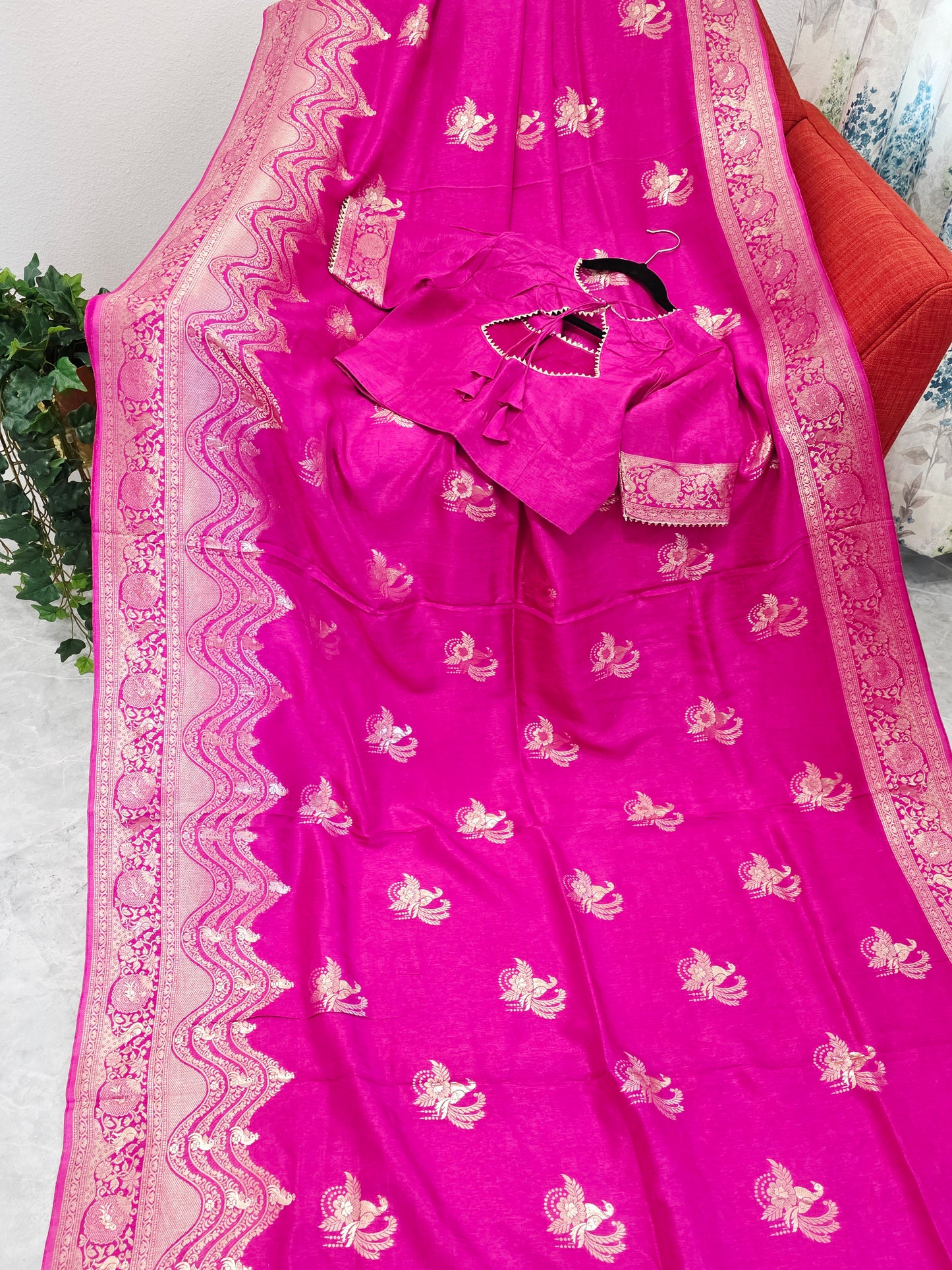 Royal Fuchsia Magenta Munga Banarasi Crepe Silk Saree with Stitched Blouse