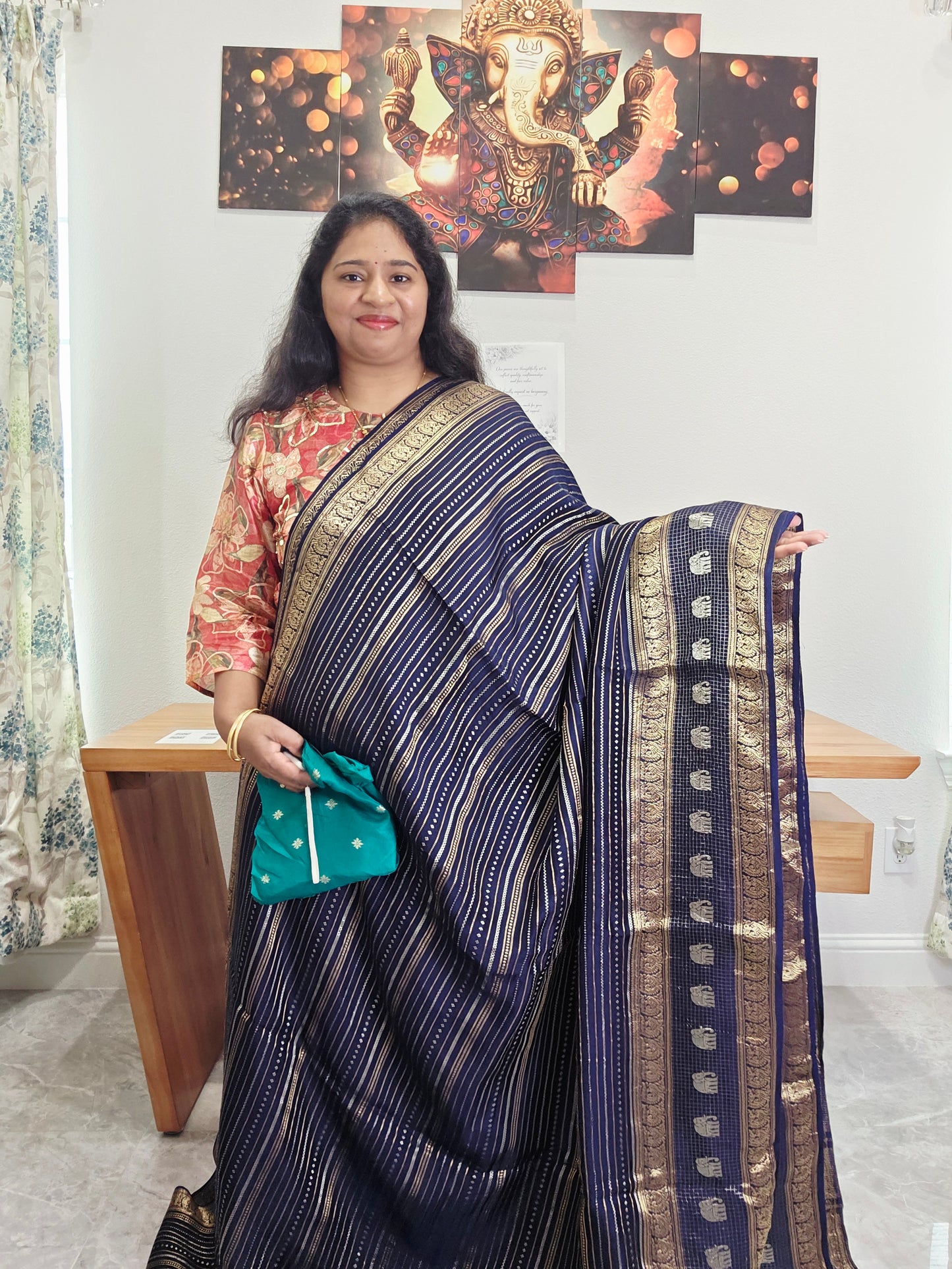 Trending Lines Designer Munga Georgette Saree - Benarasi Blouse