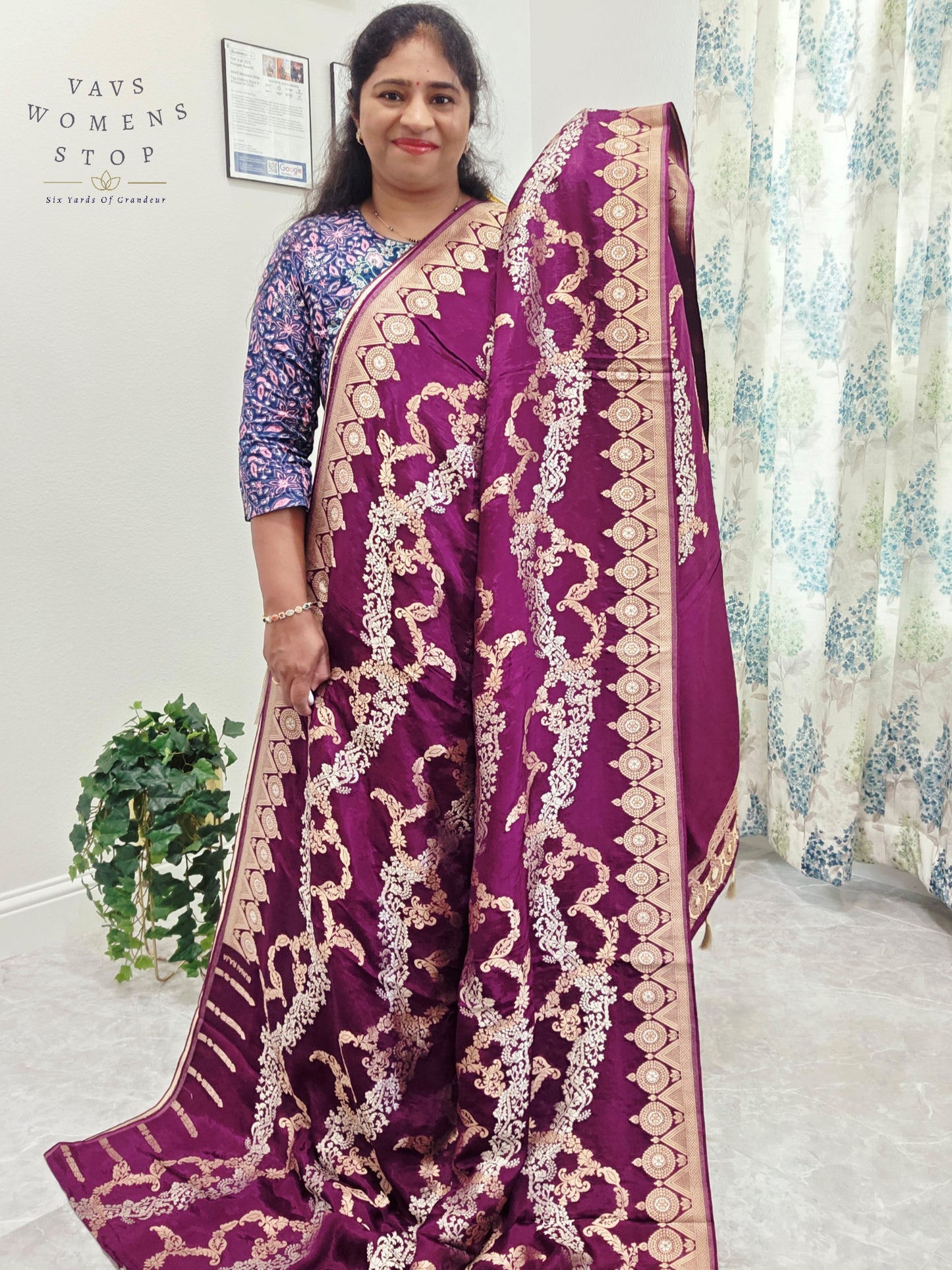 Munga Crepe Satin Silk Saree - Benarasi Blouse